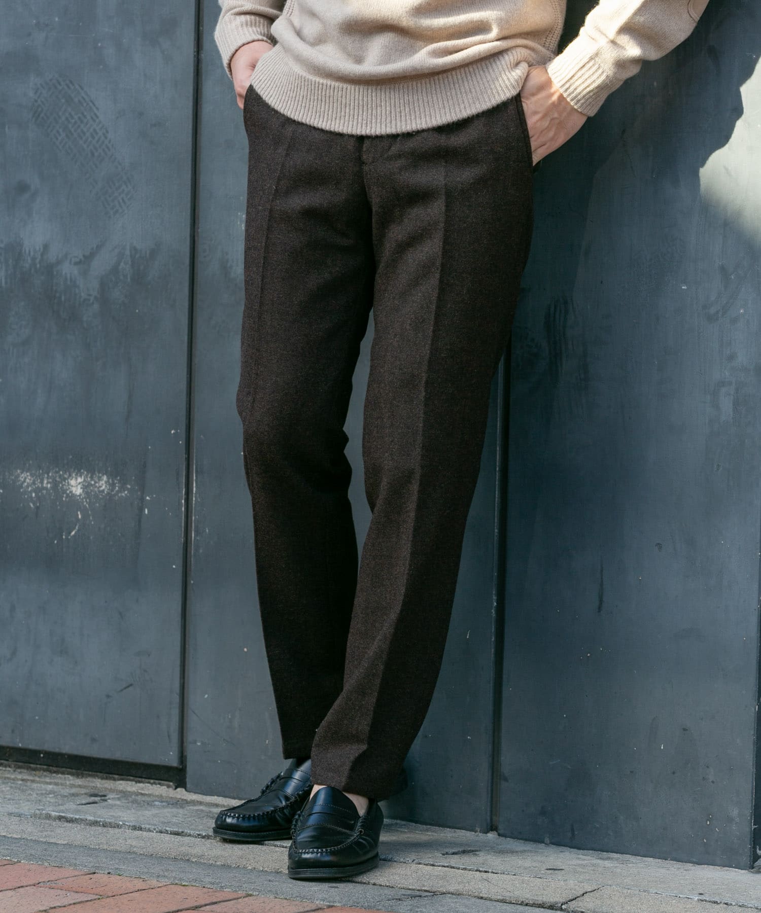 DARK BROWN