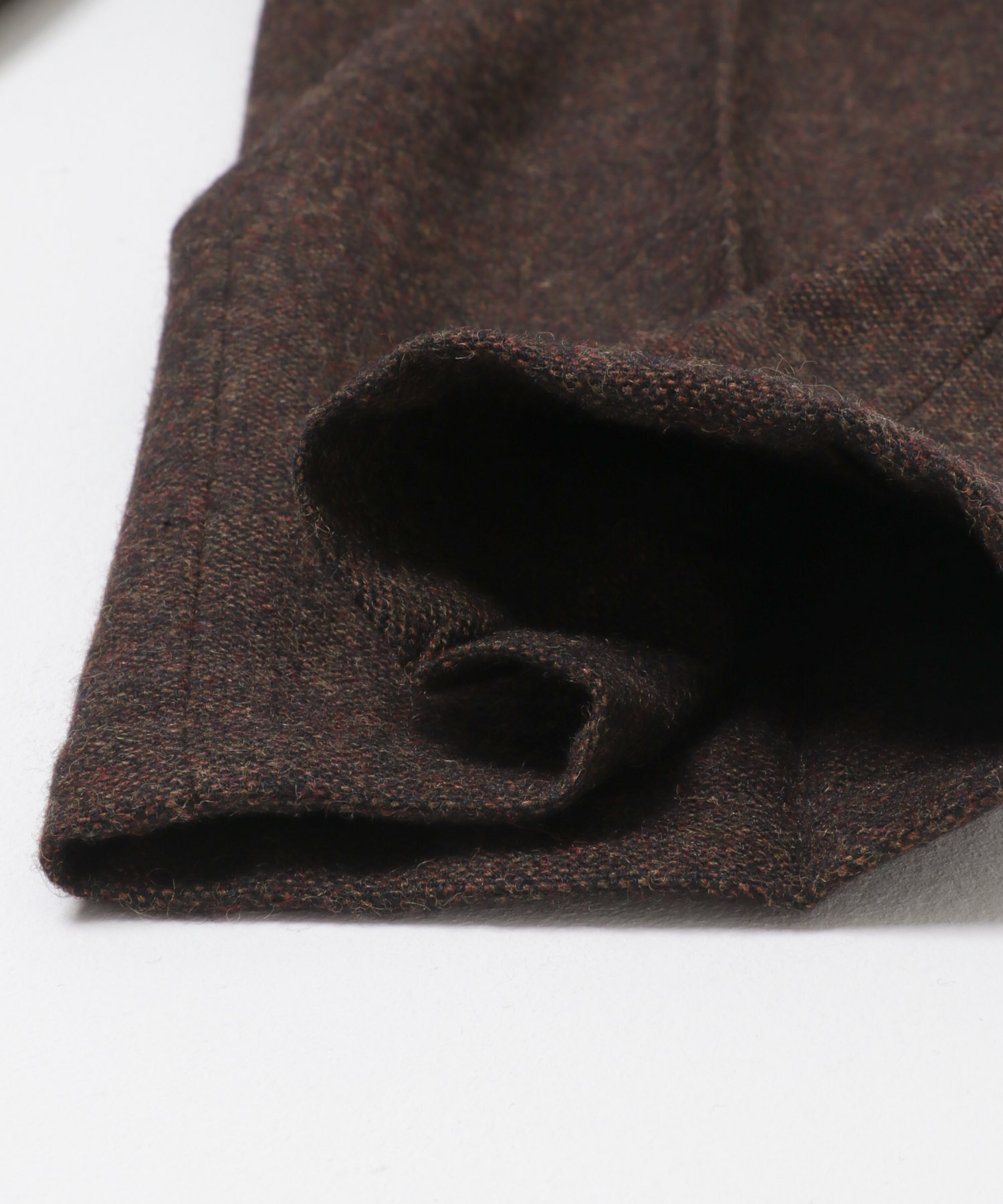 DARK BROWN