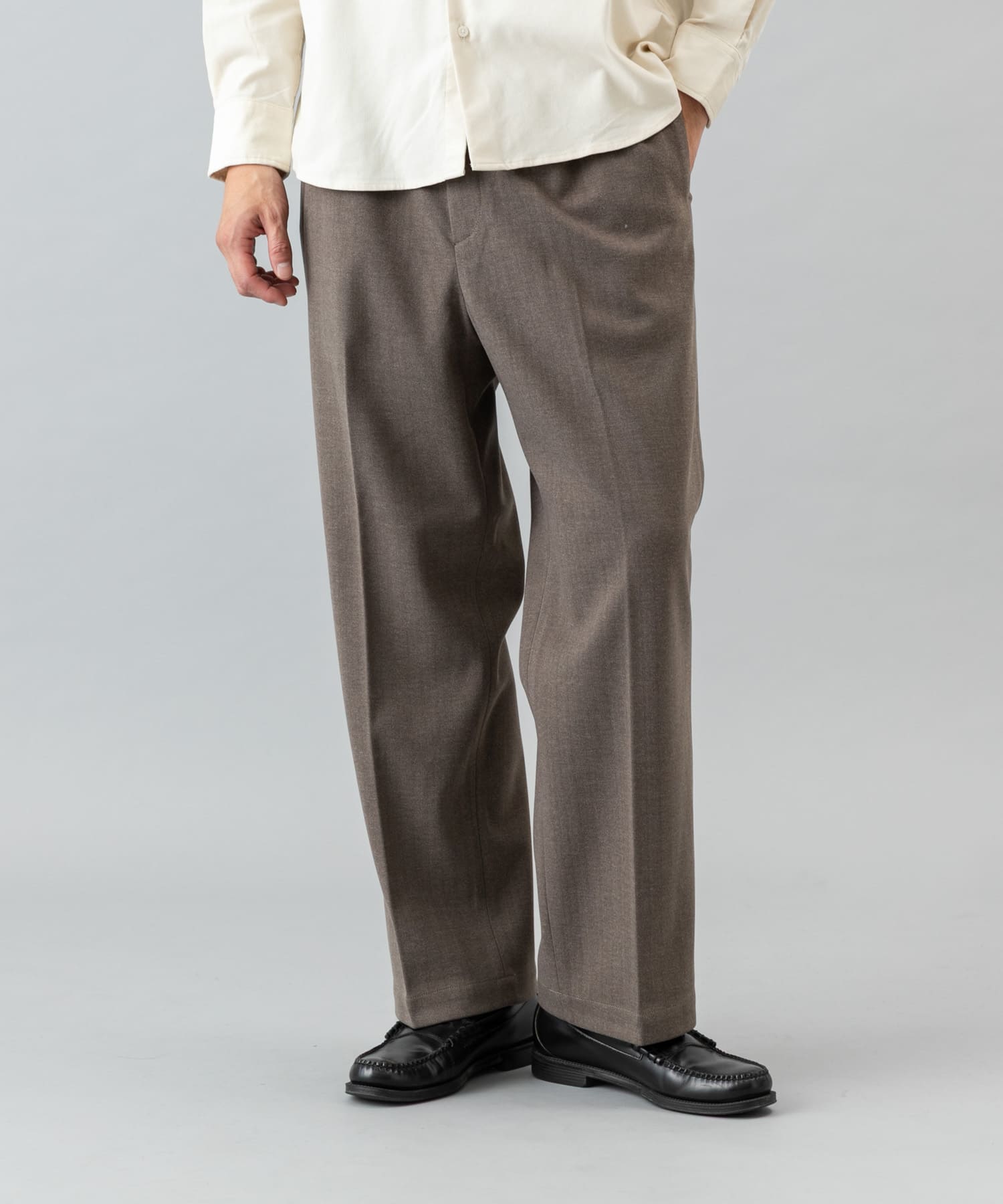ストレッチヘリンボーン1タックワイドスラックス(M CHARCOAL): ボトム