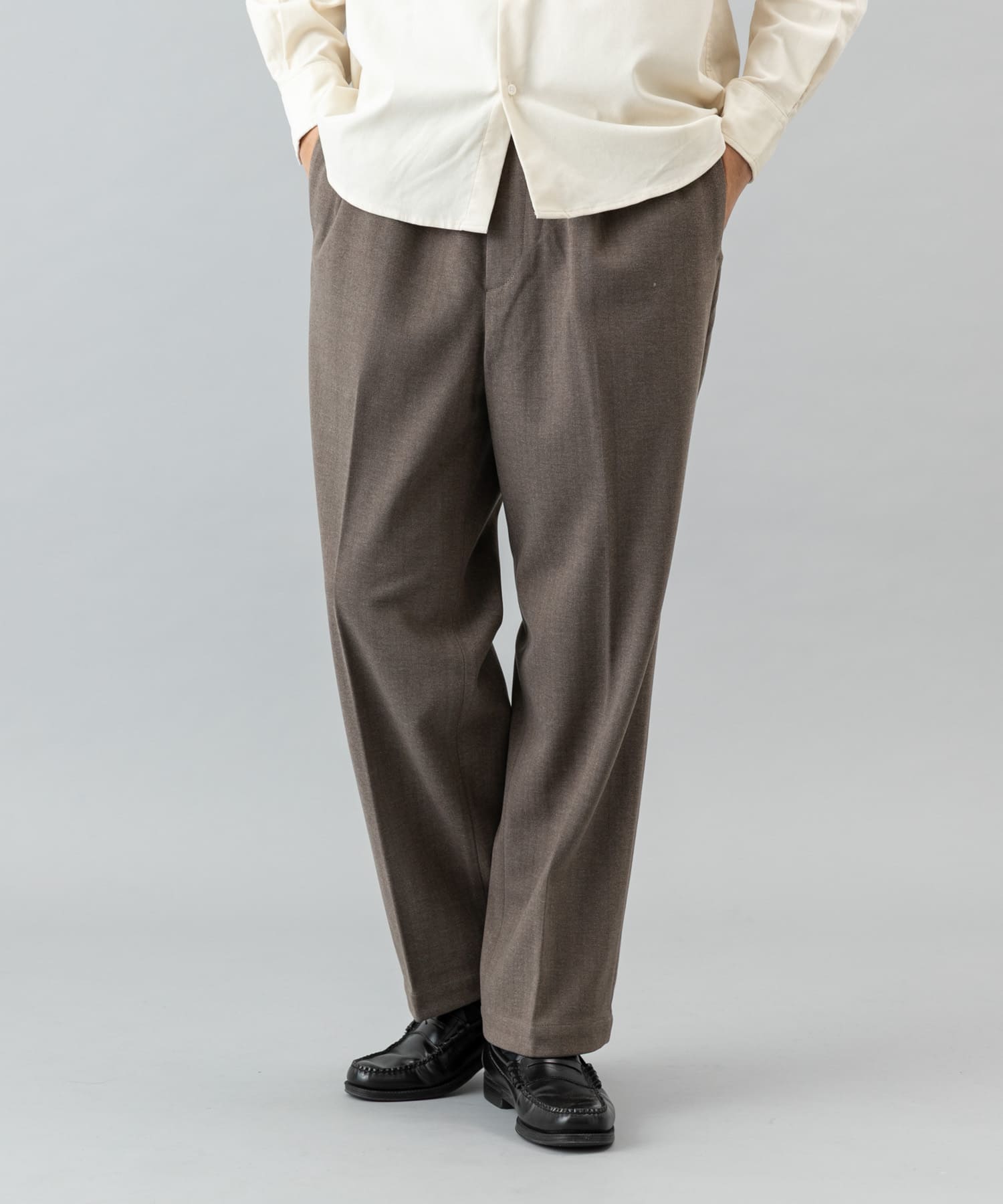 ストレッチヘリンボーン1タックワイドスラックス(M CHARCOAL): ボトム