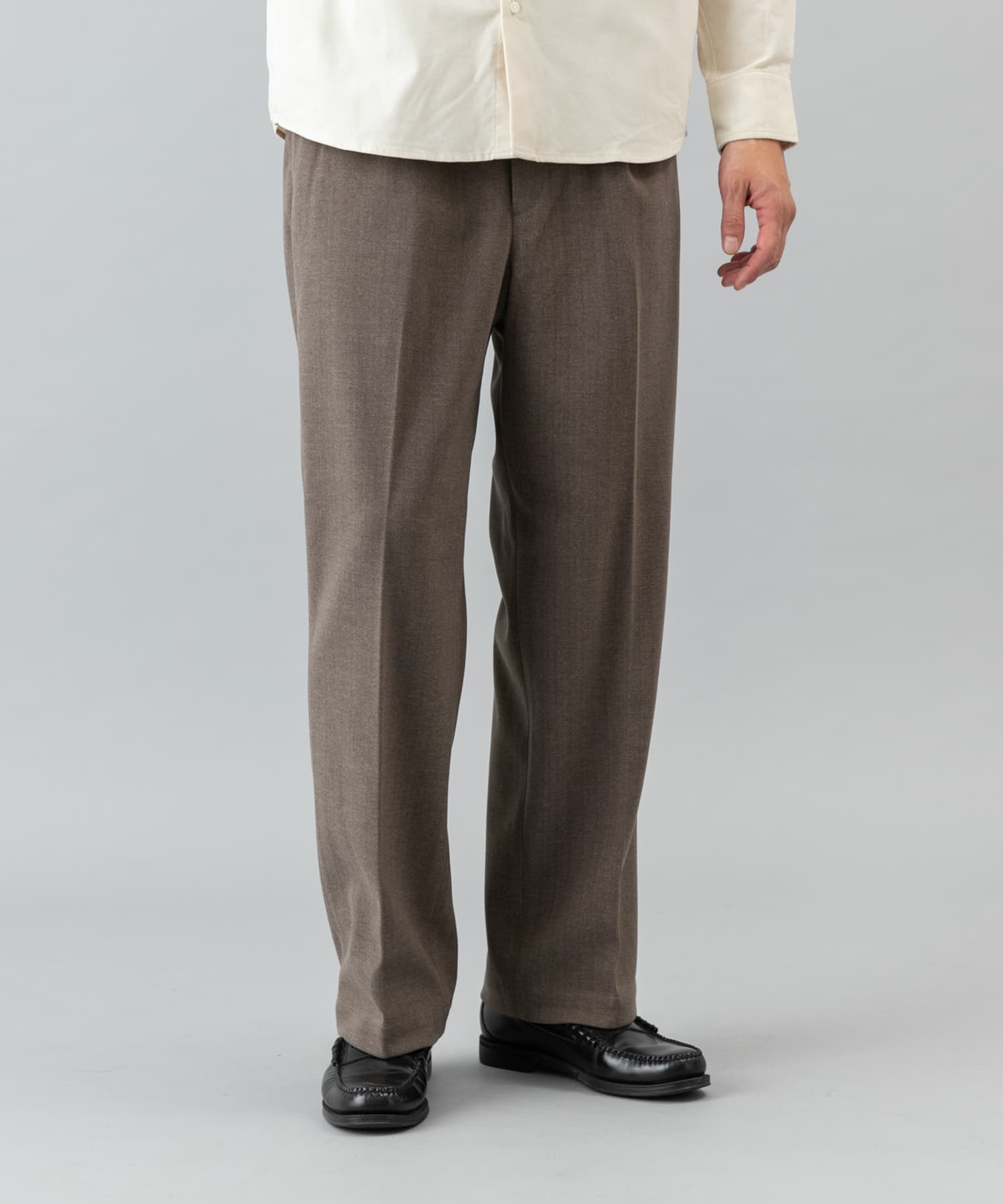 ストレッチヘリンボーン1タックワイドスラックス(M CHARCOAL): ボトム