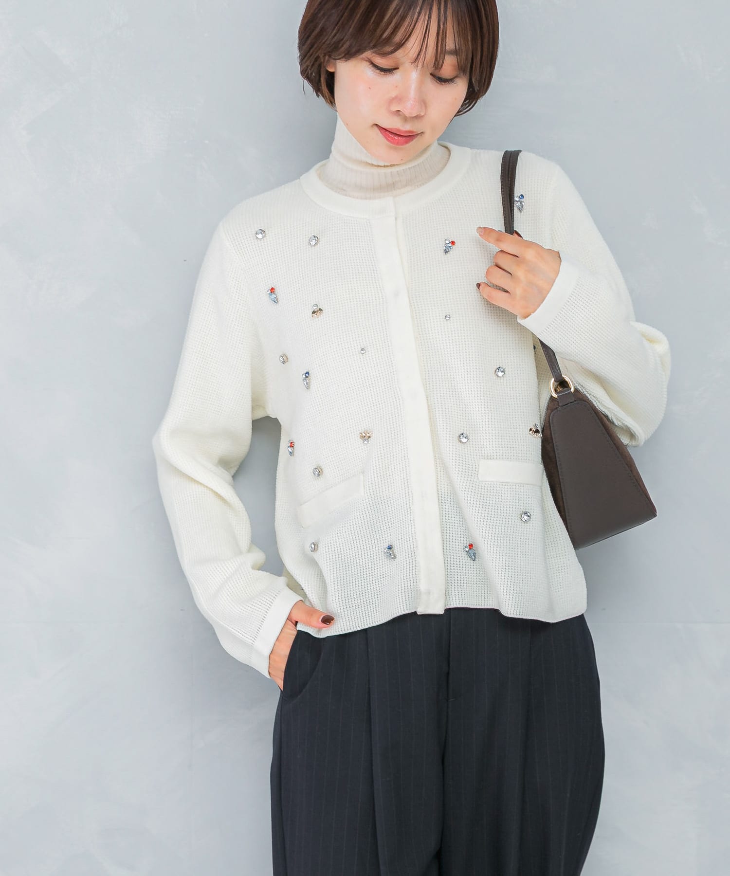 ビジューショートカーディガン(FREE OFF WHITE): トップス｜URBAN