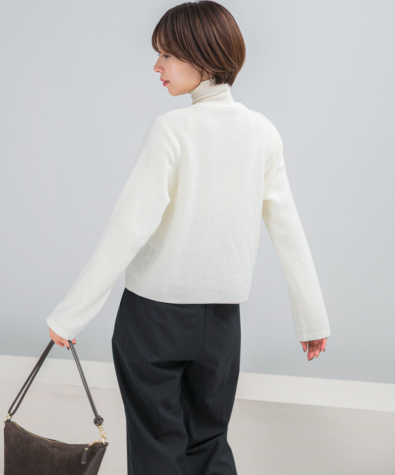 OFF WHITE
