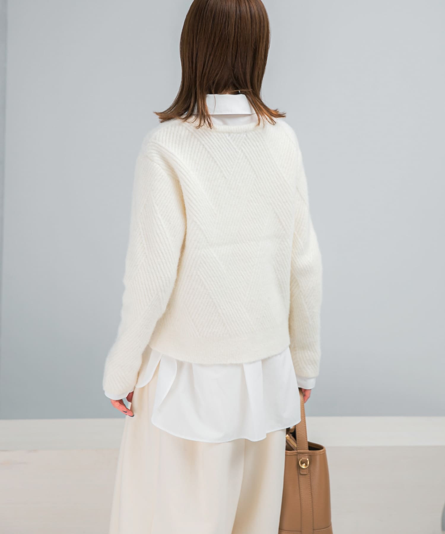 OFF WHITE