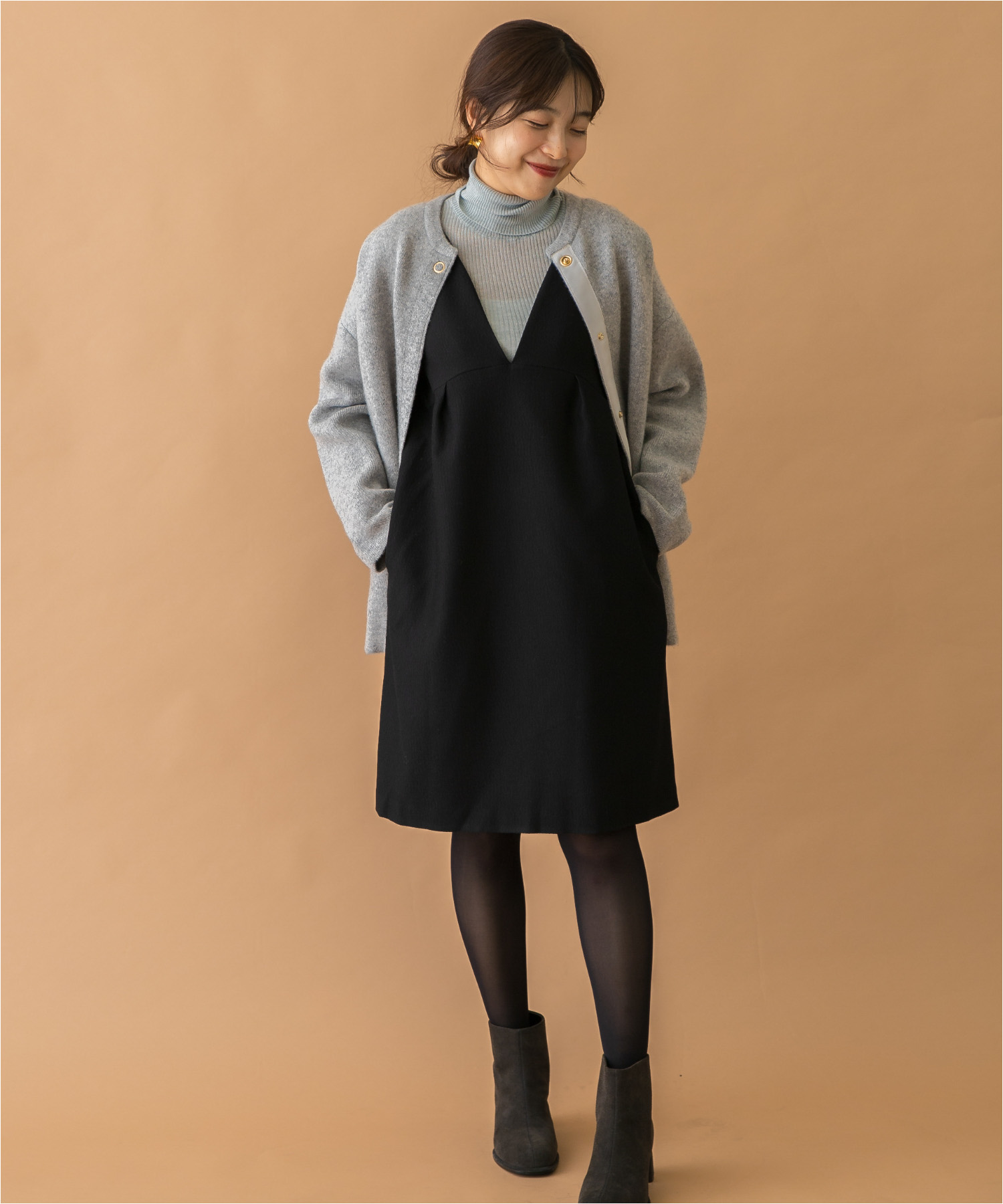 GRAY