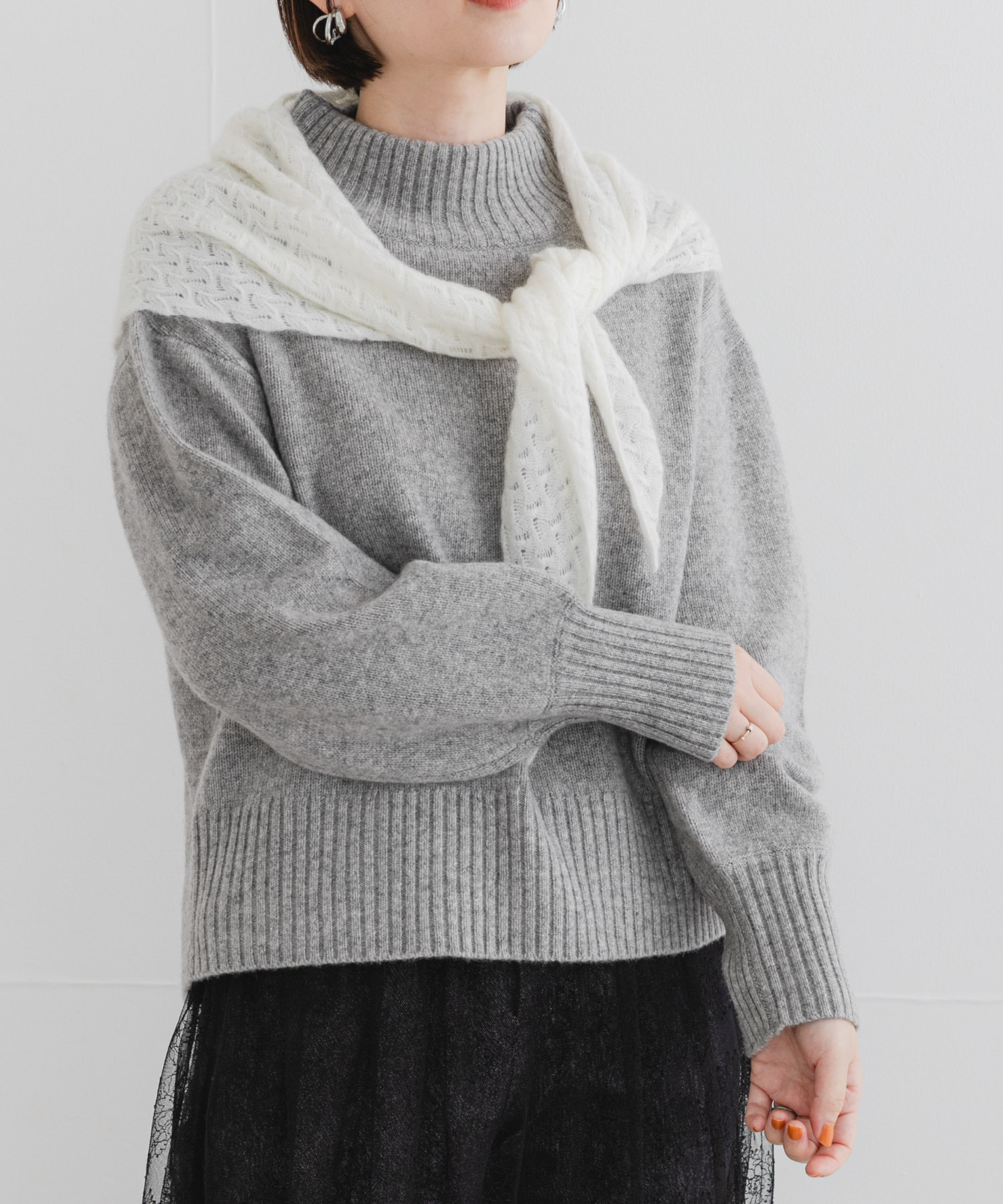 GRAY