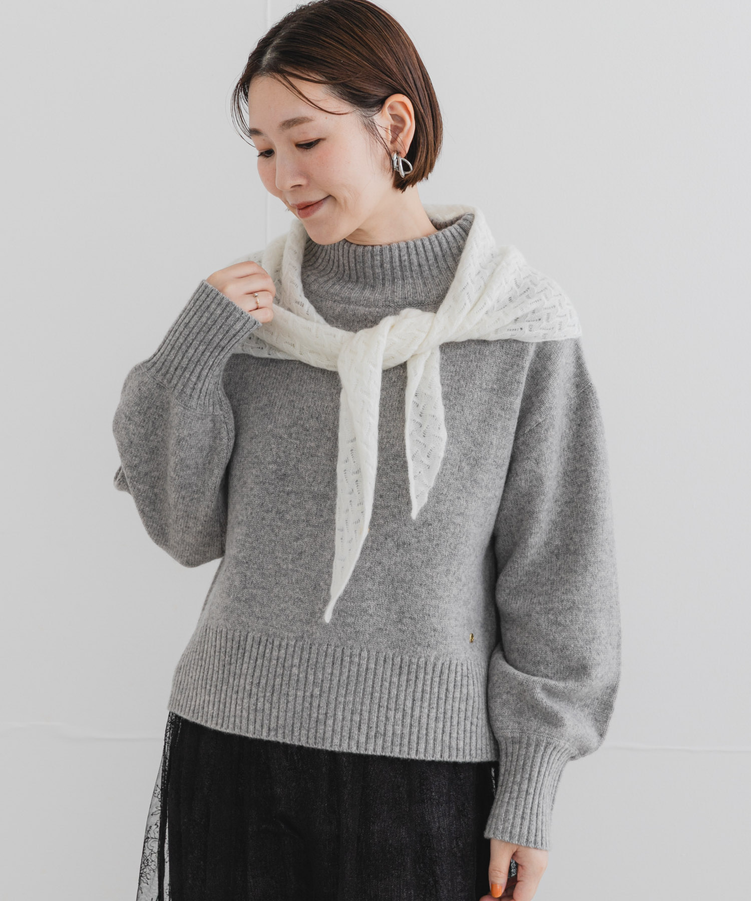 GRAY