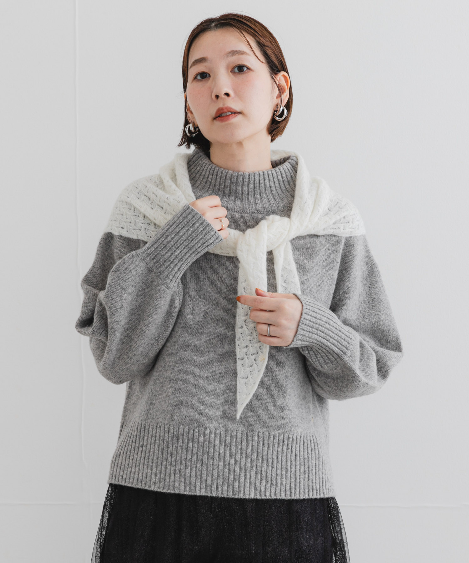GRAY