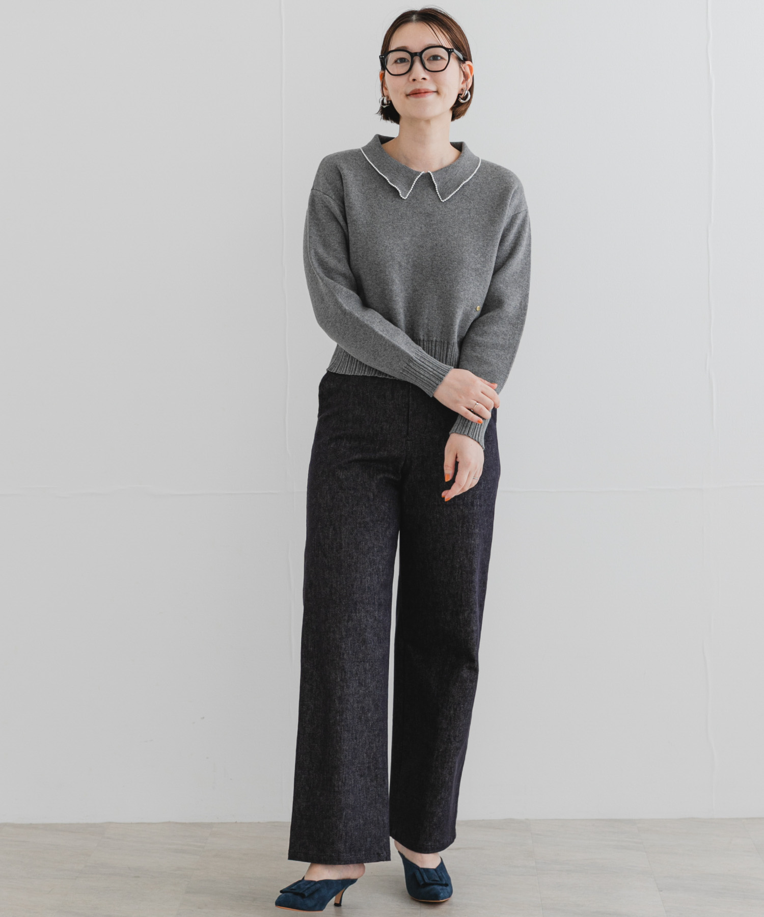 GRAY