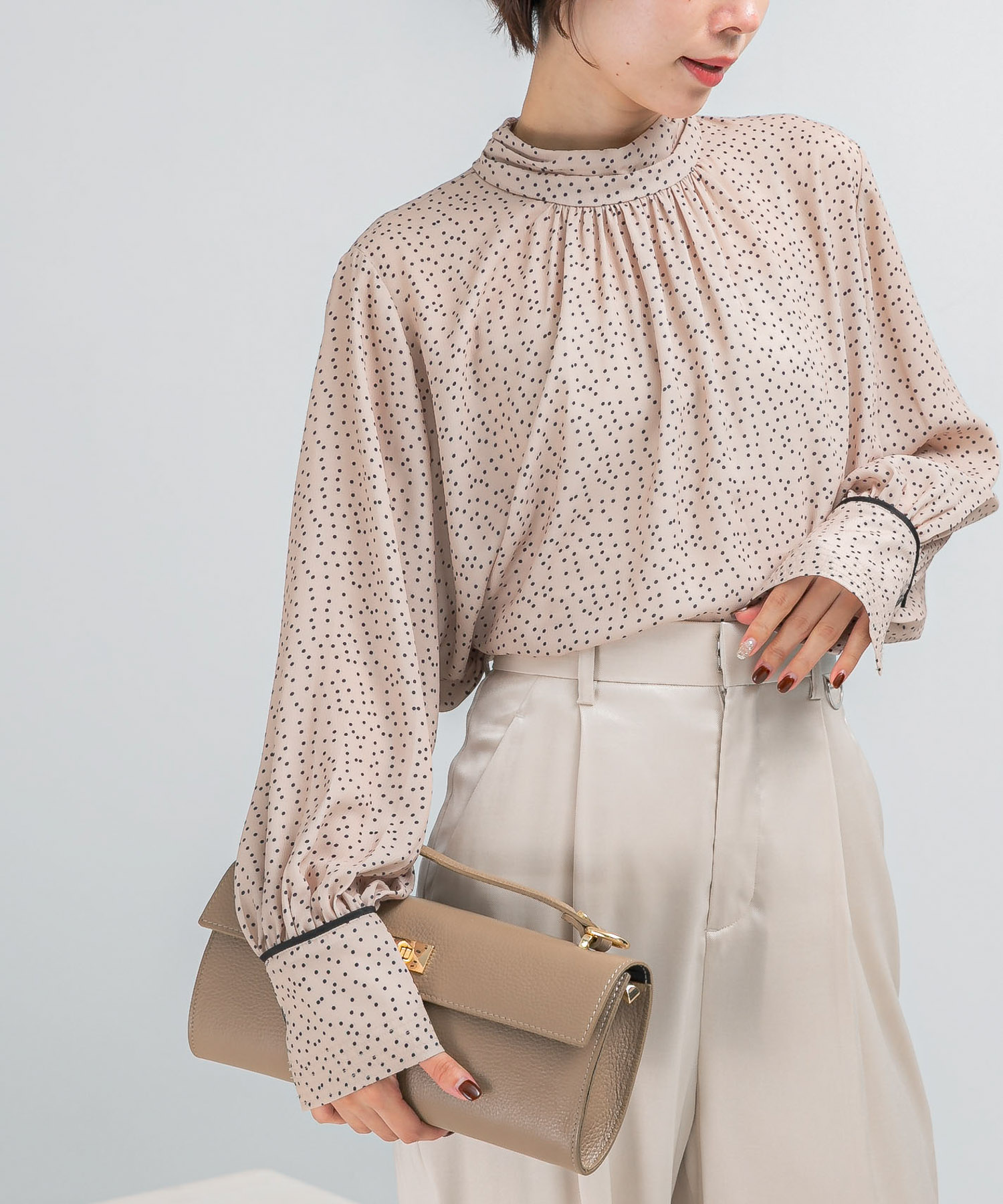 BEIGE DOT