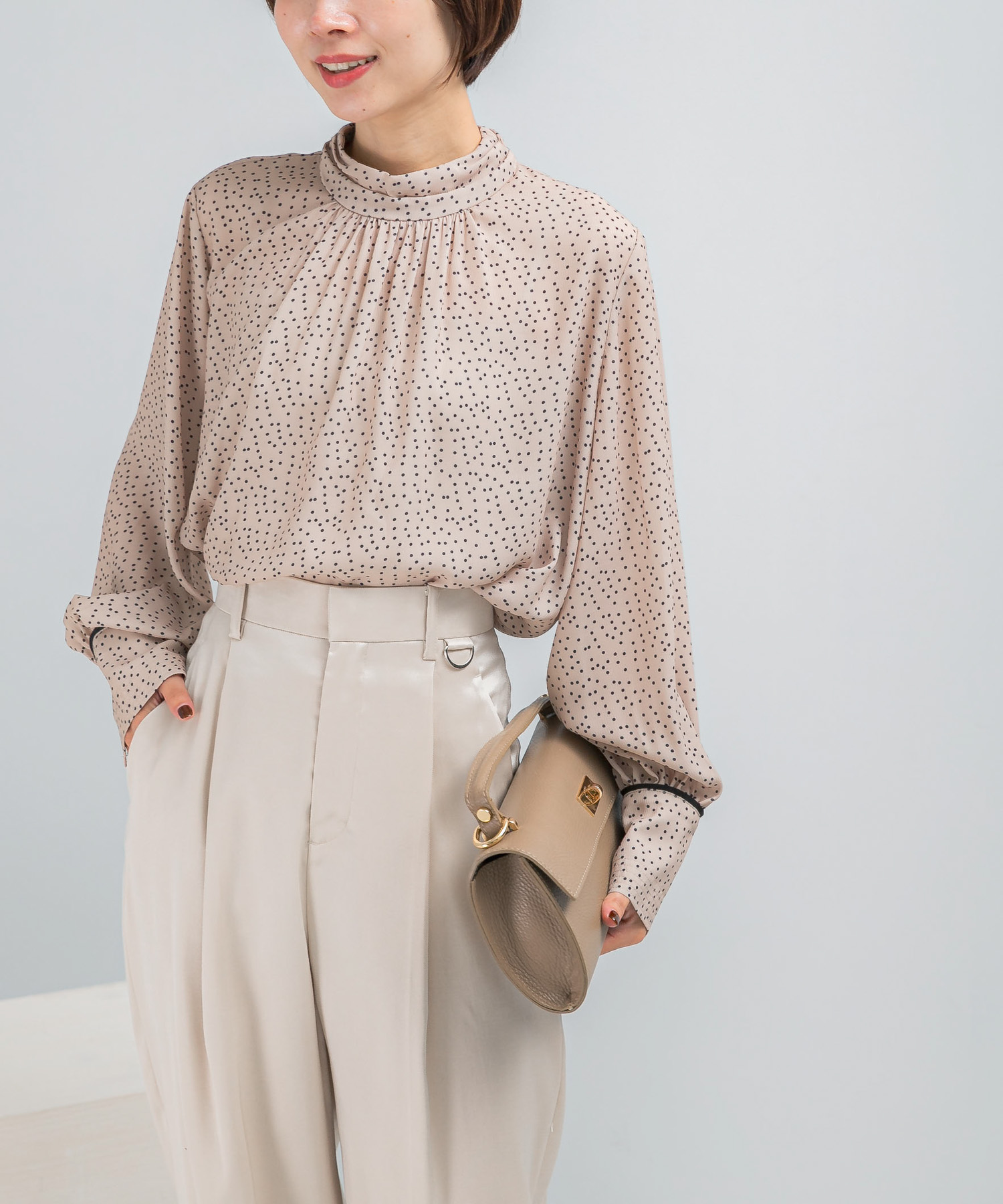 BEIGE DOT