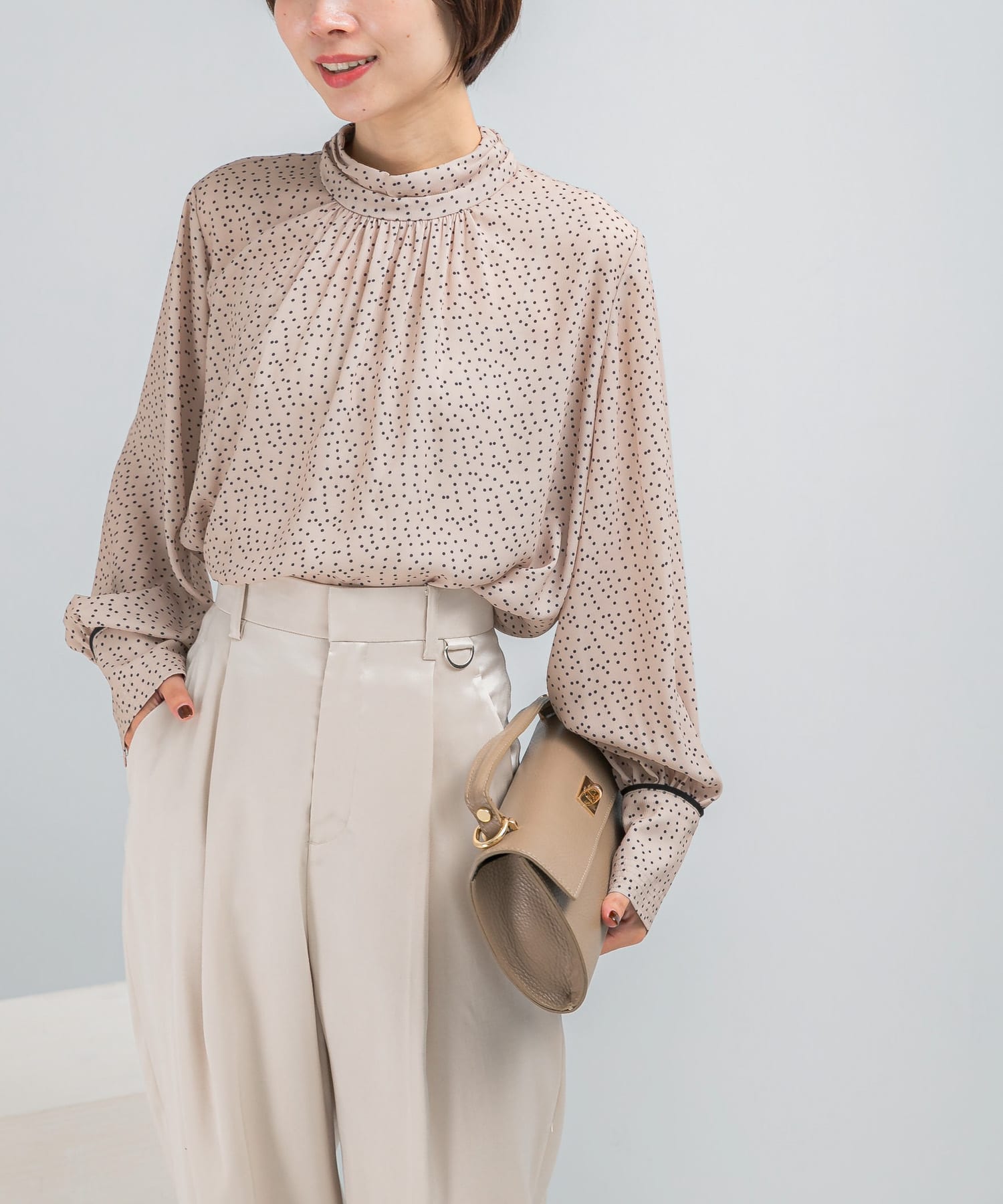 BEIGE DOT