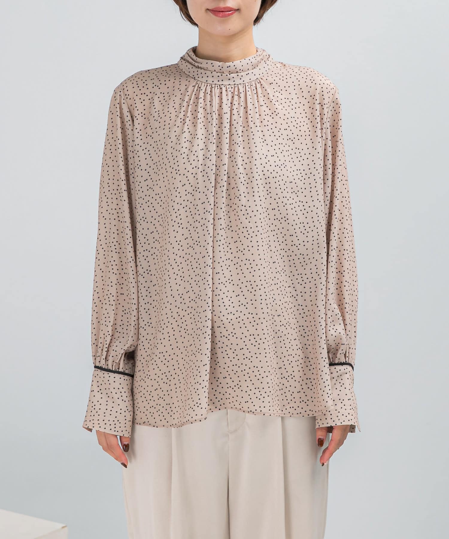 BEIGE DOT