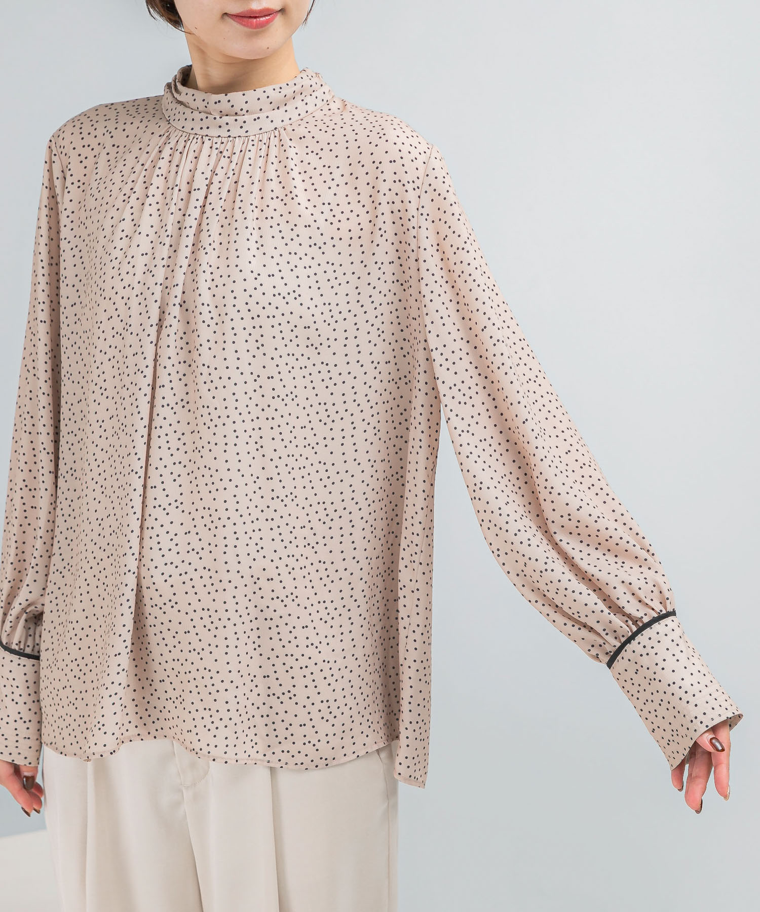 BEIGE DOT