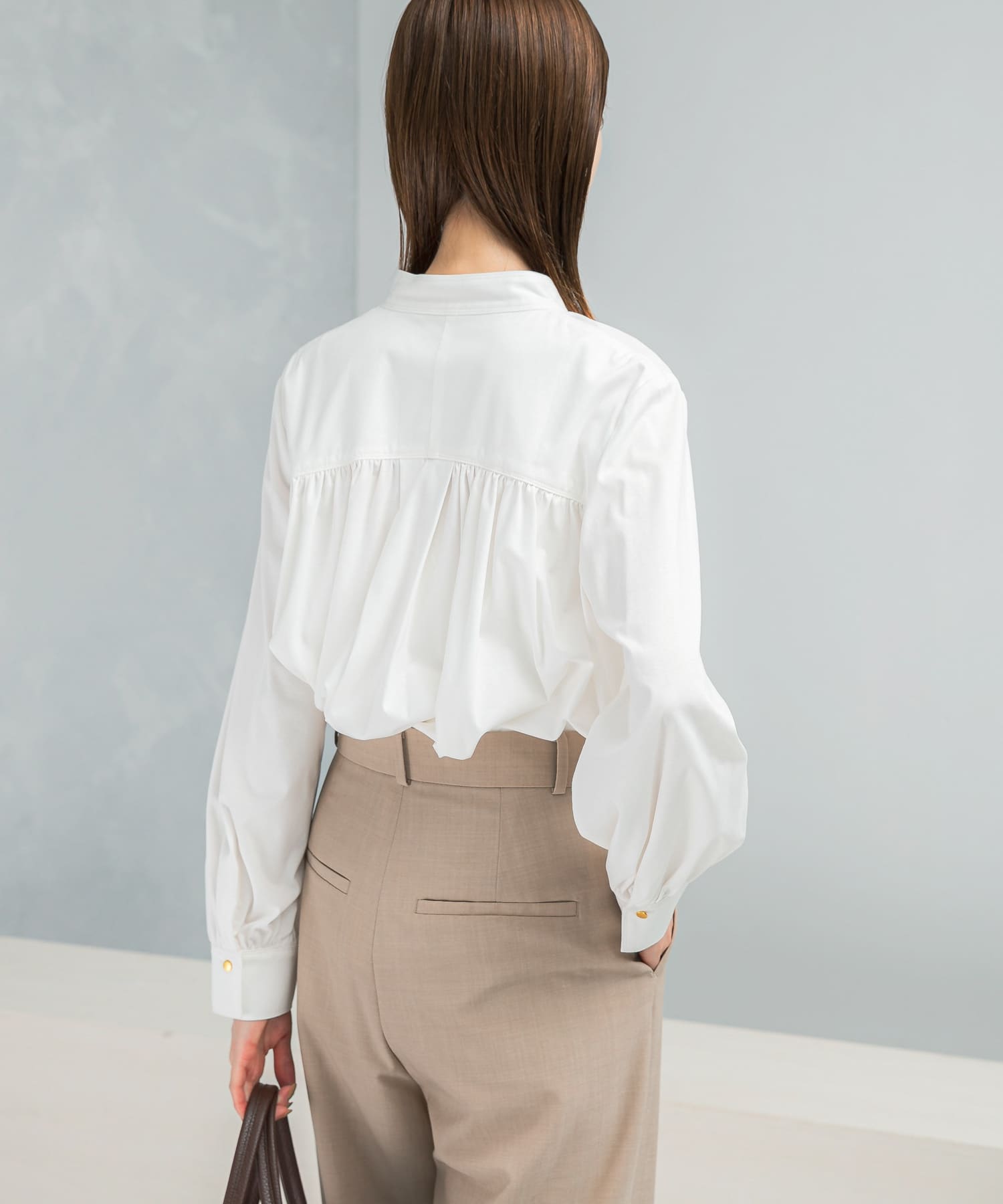 OFF WHITE
