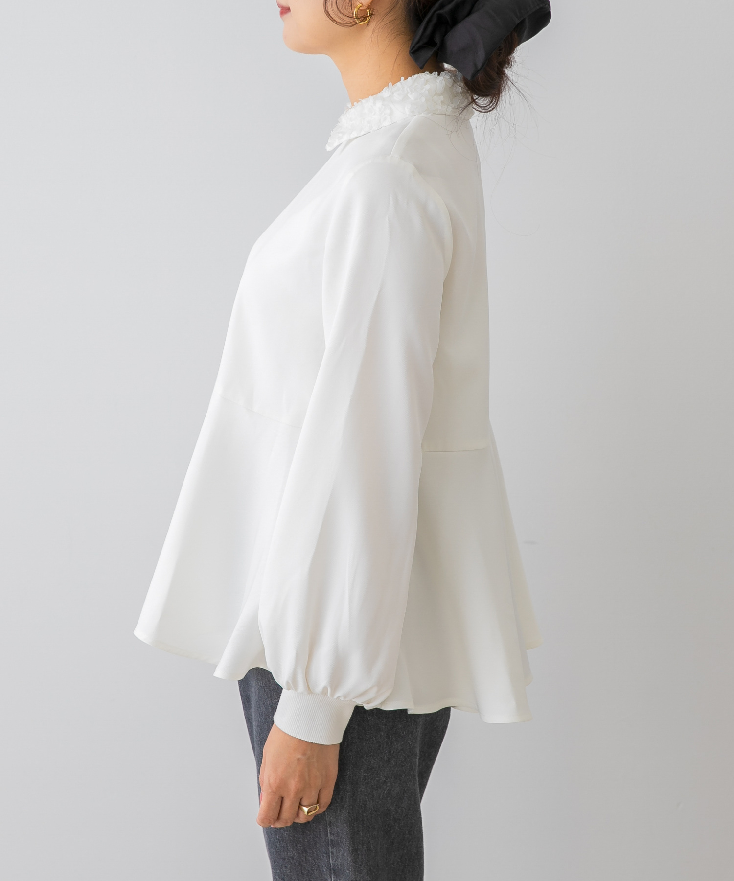OFF WHITE