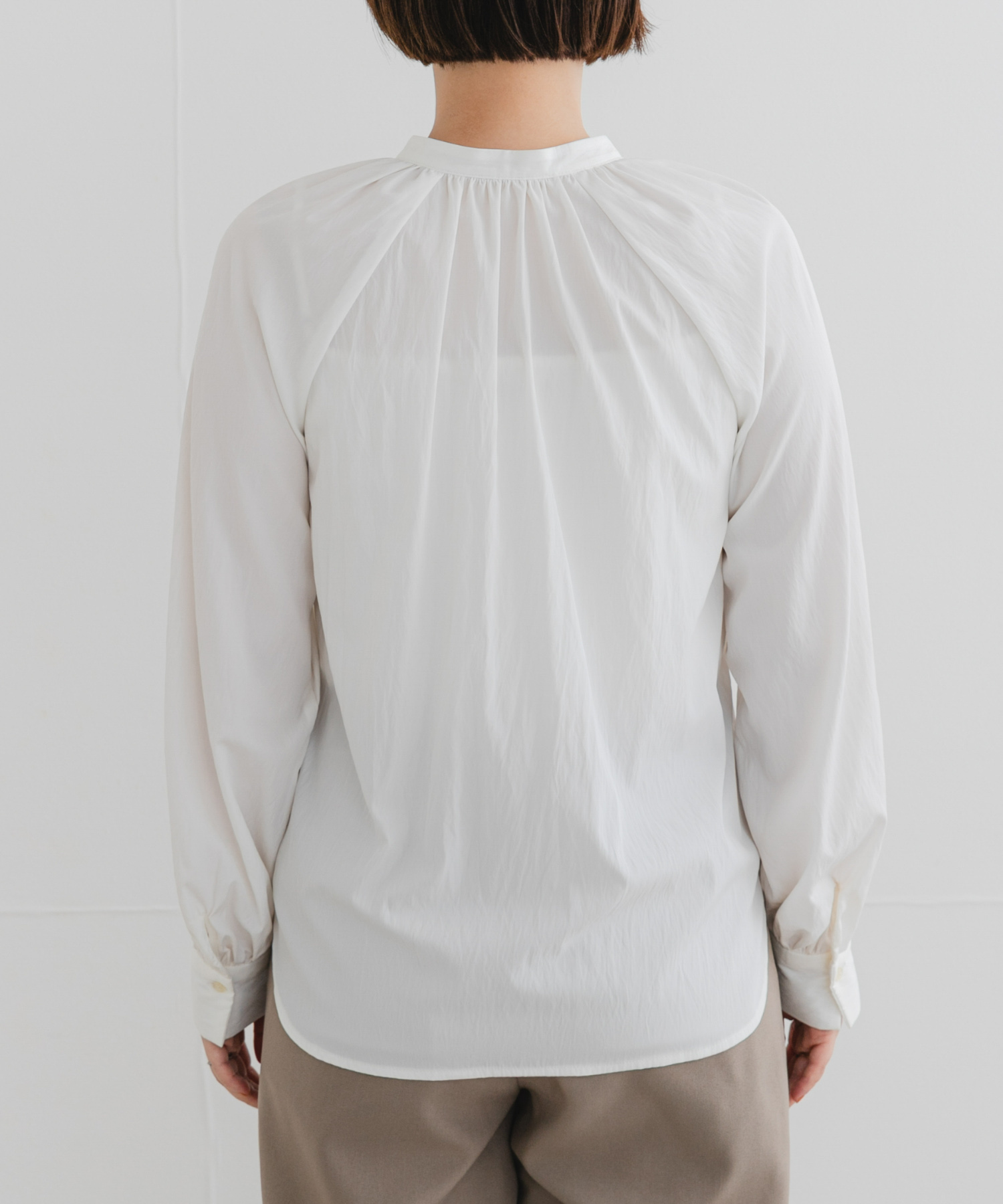 OFF WHITE