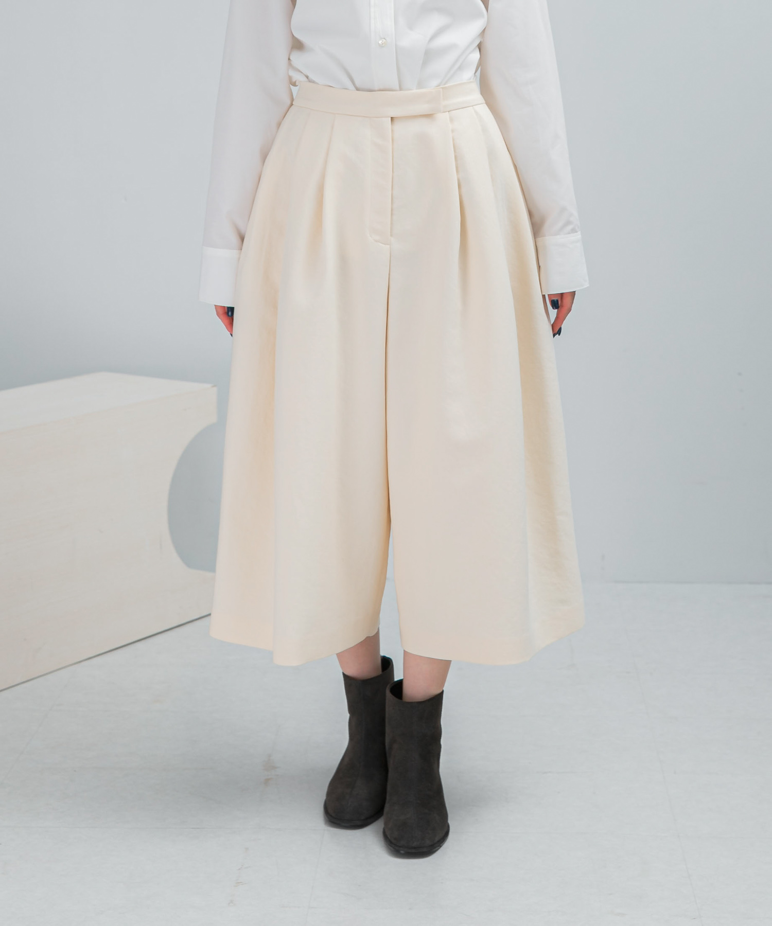 IVORY