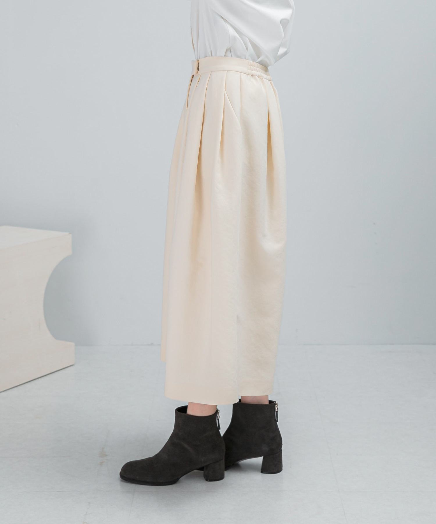 IVORY