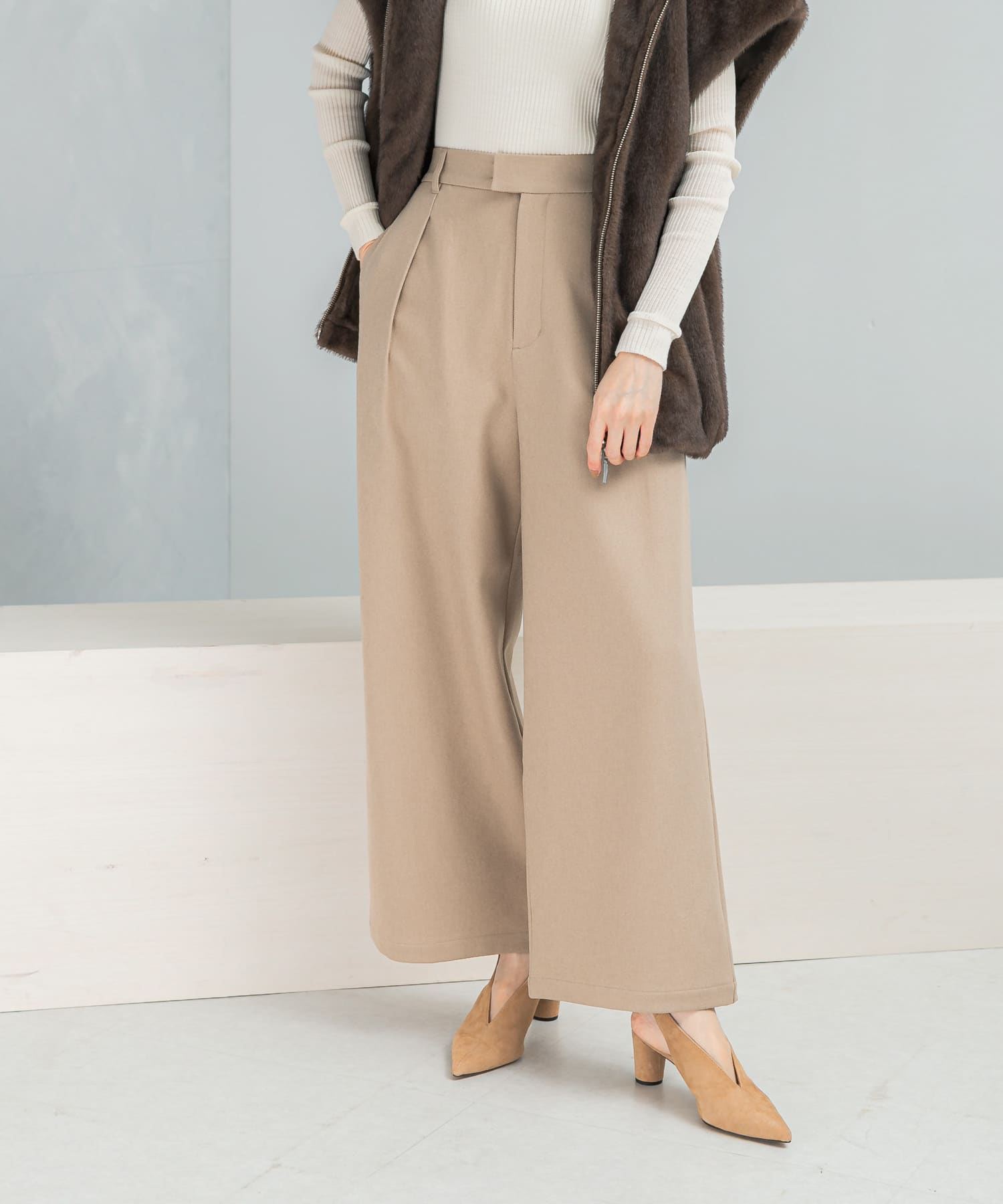 BEIGE