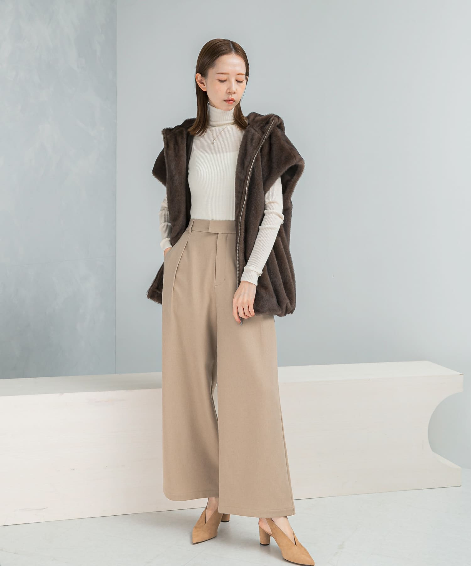 BEIGE