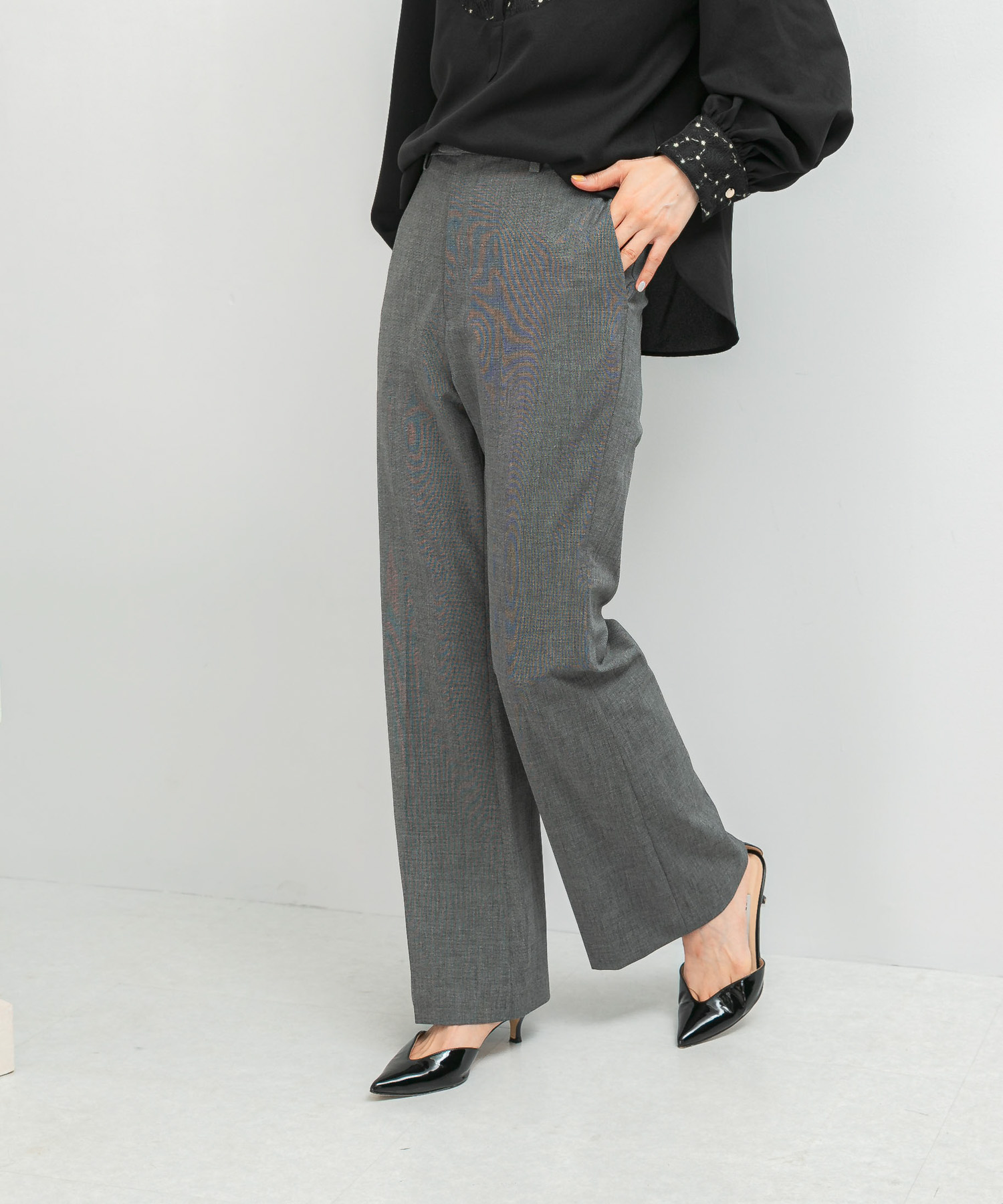 GRAY