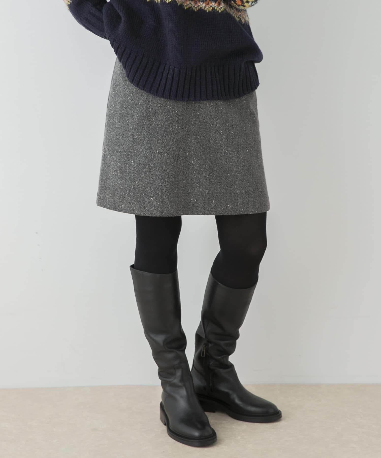 GRAY