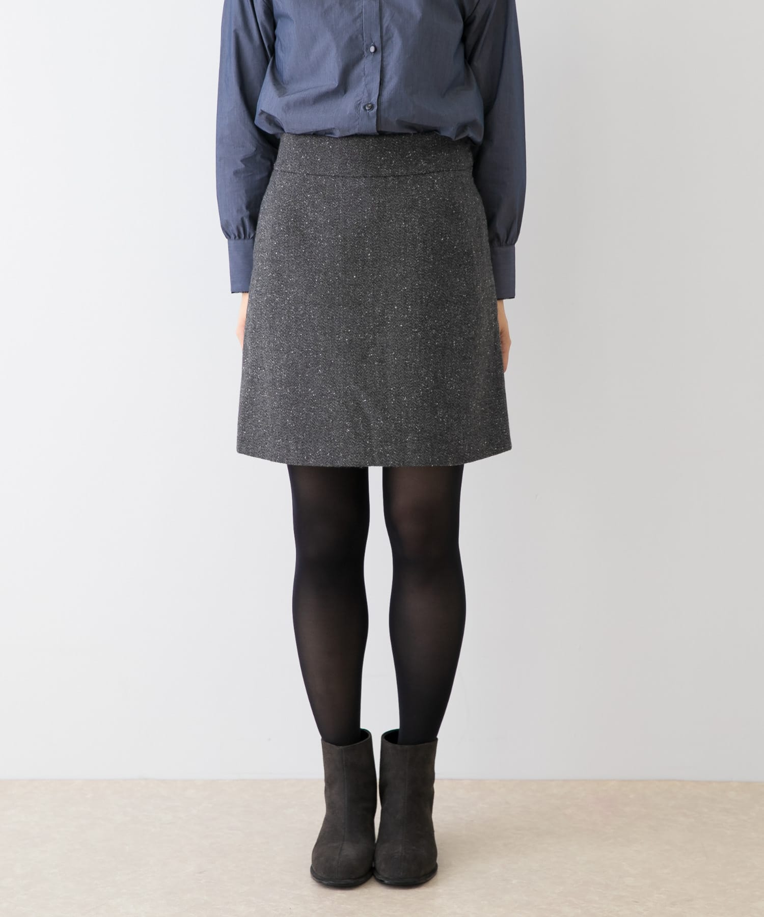 GRAY