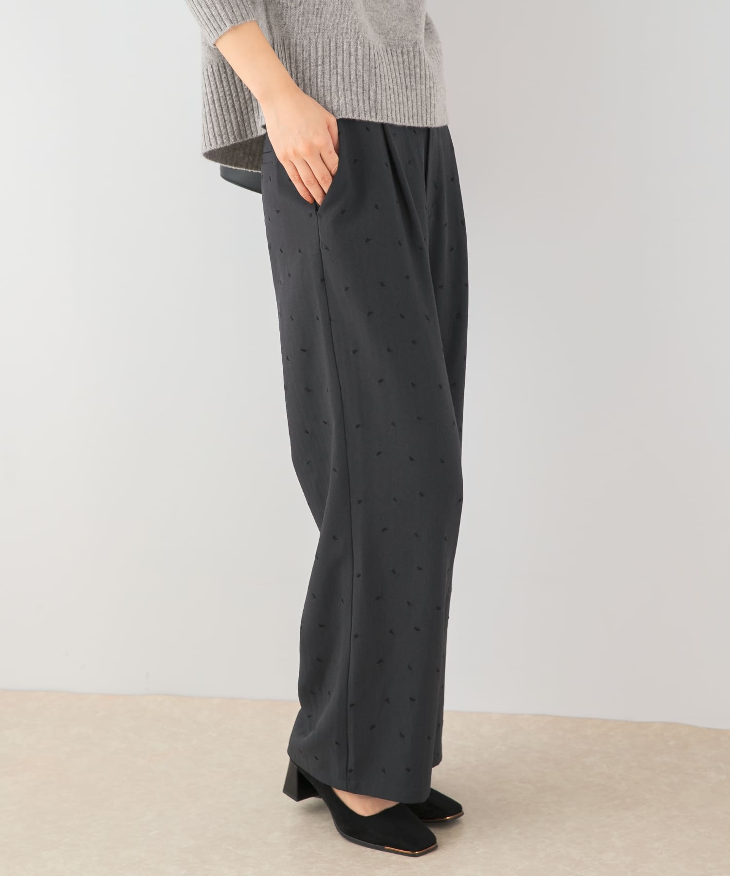 GRAY
