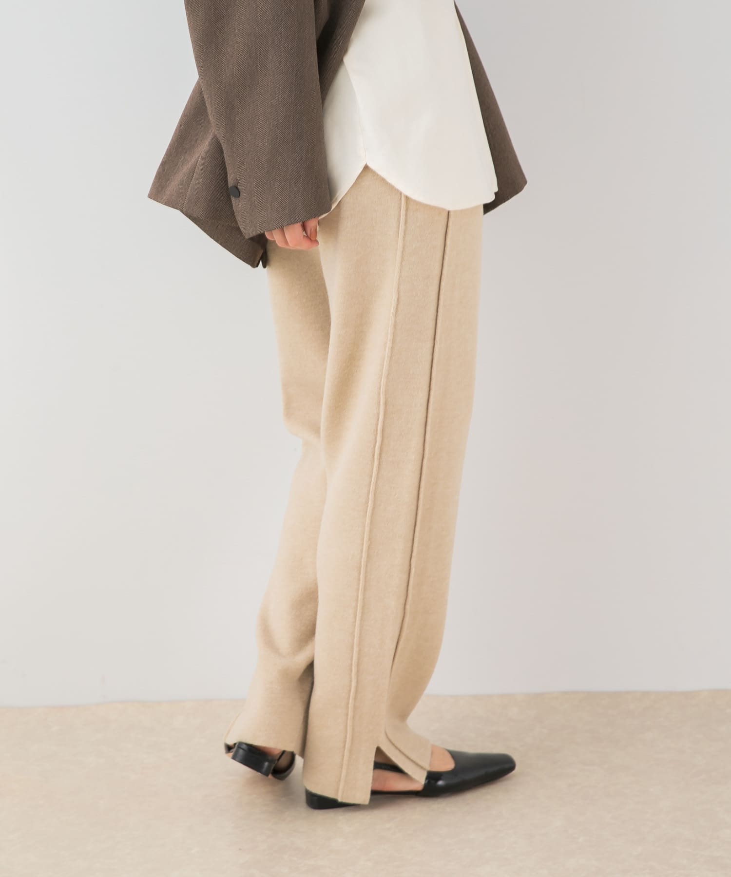 L/BEIGE