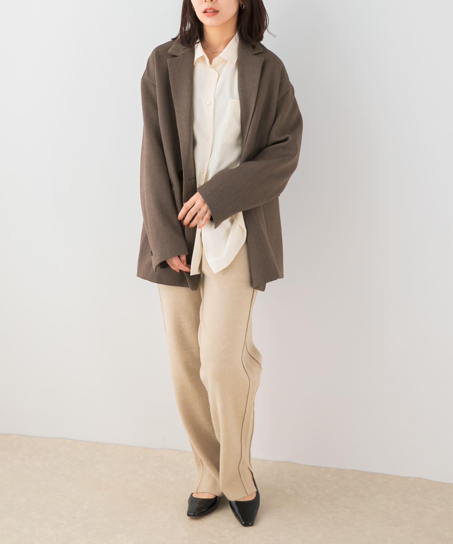 L/BEIGE