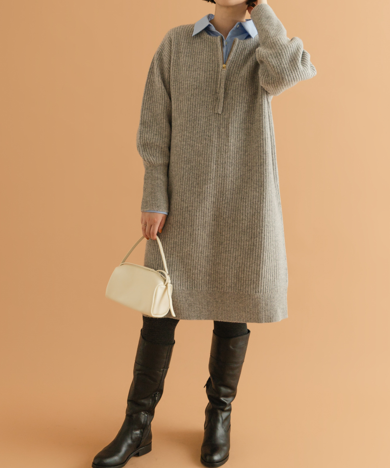 GRAY
