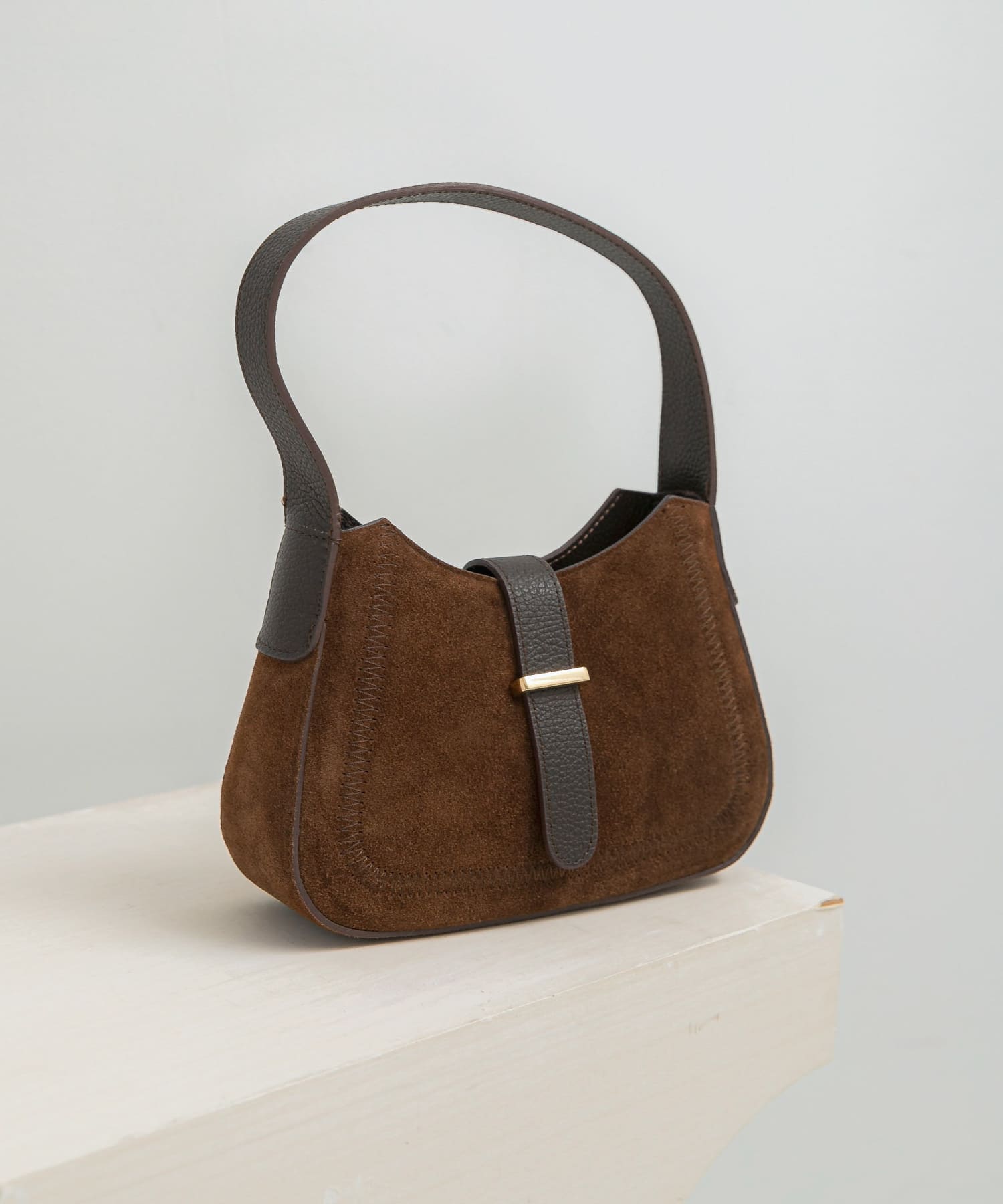AULENTTI　スエードハンドBAG