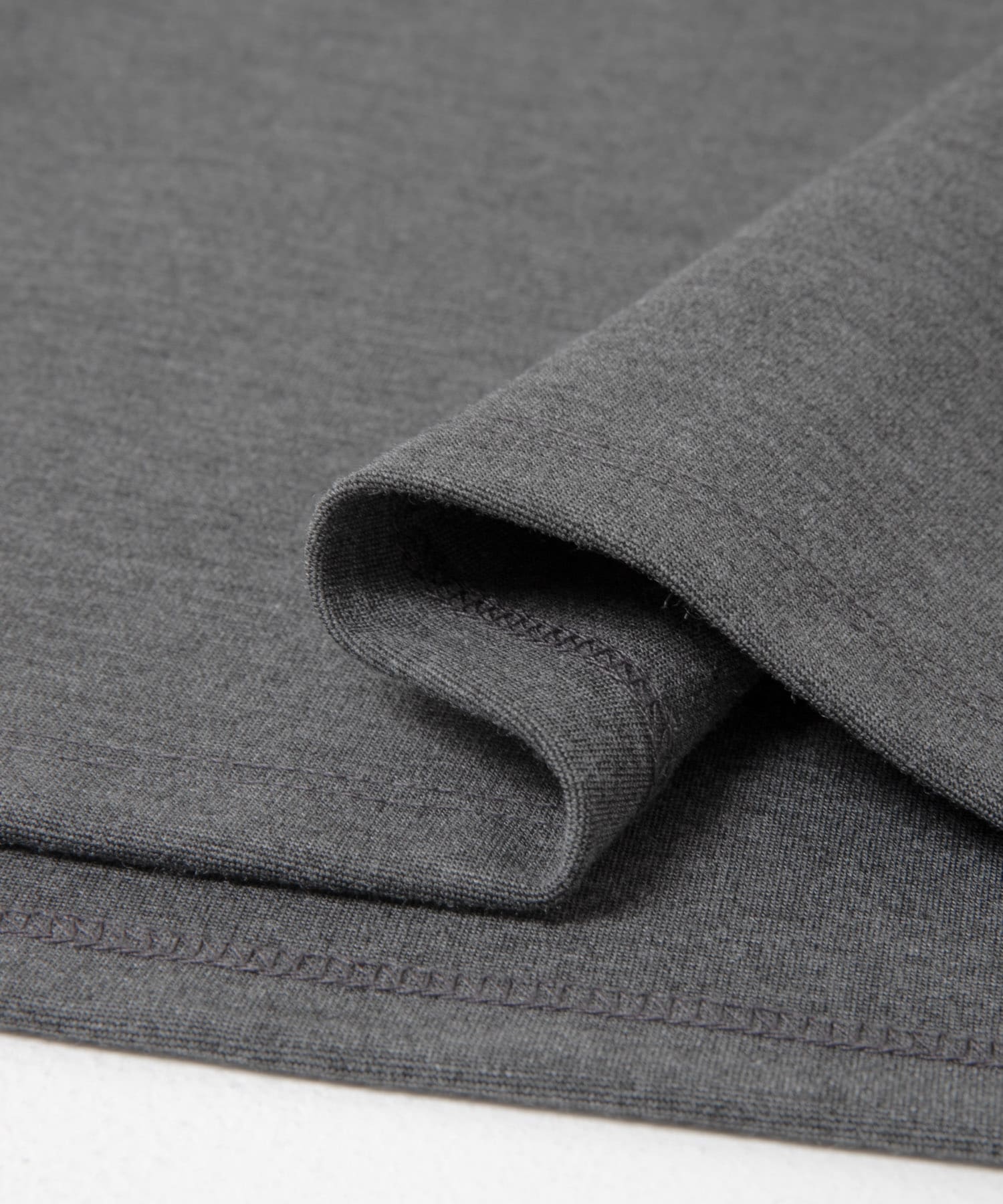 ELENDEEK　ASYME HEM LONG SL CUT AND SEWN GRY Free