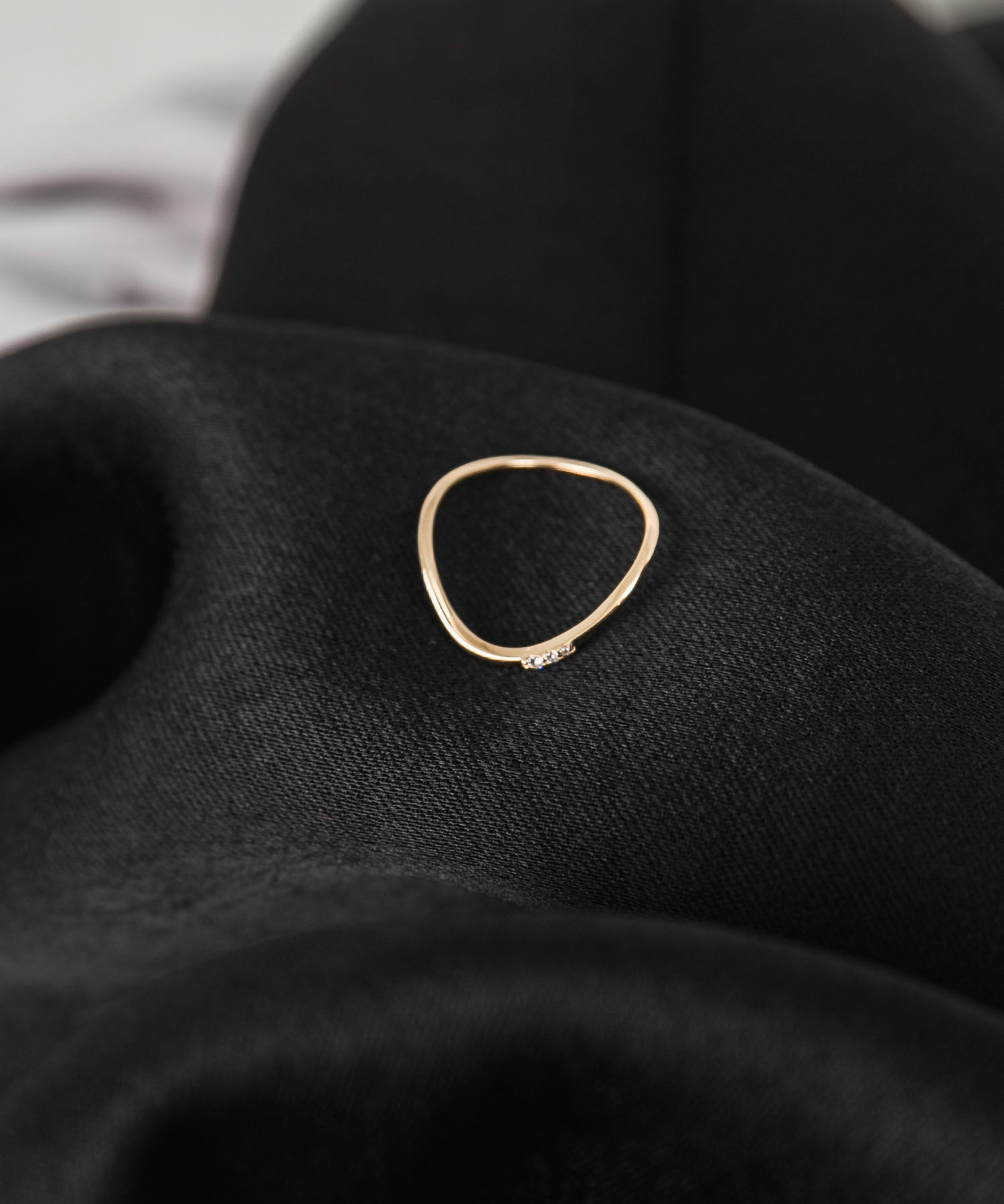 Favorible　Curvy diamond ring