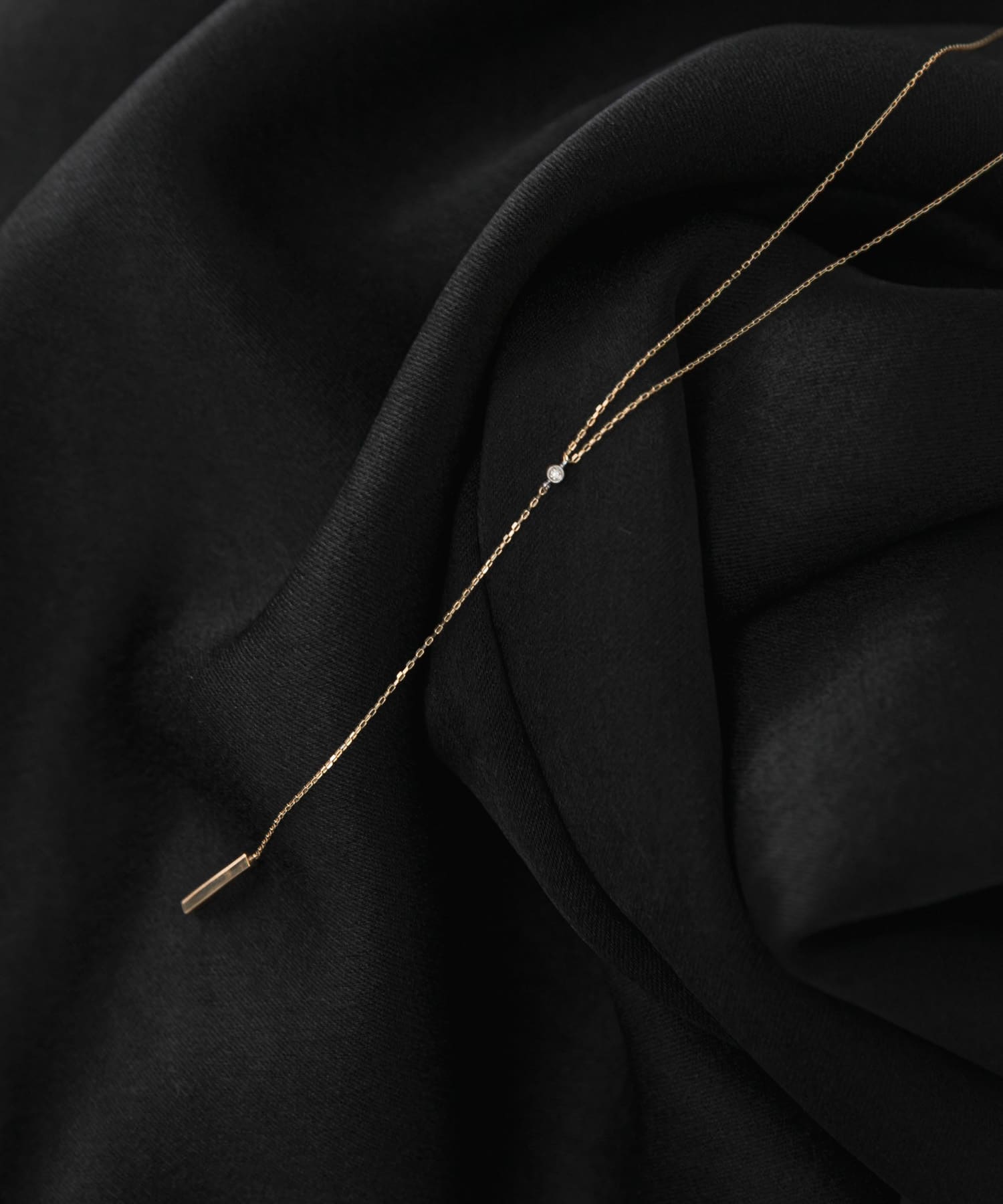Favorible　Diamond×bar motif lariat