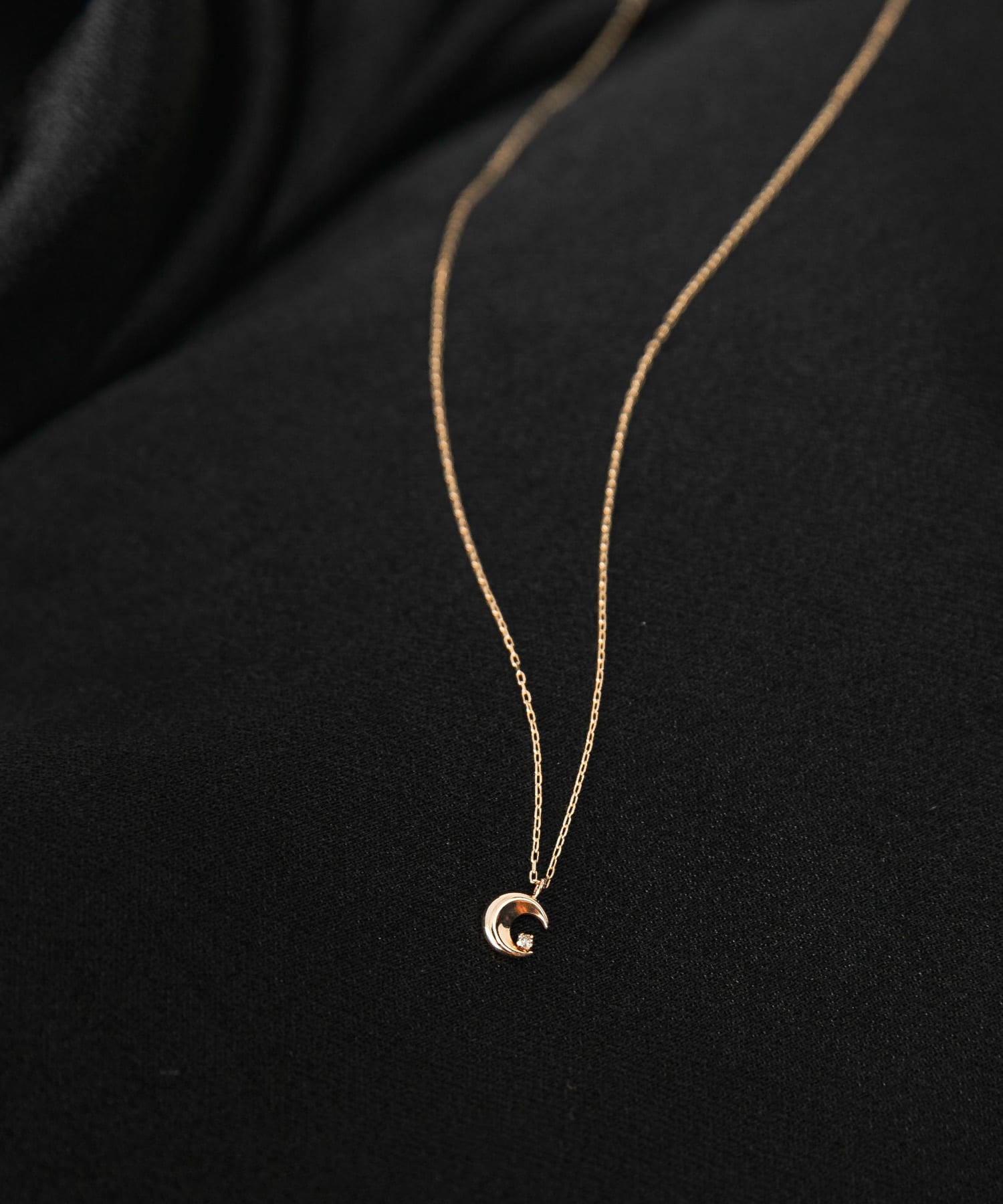 Favorible　Moon×diamond necklace
