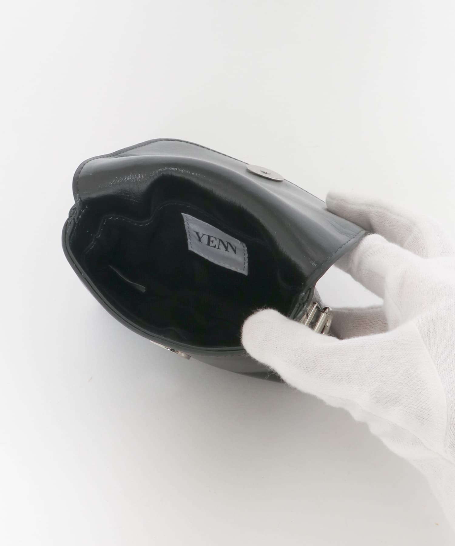 YENN　CHAIN BELT POUCH BLACK Free