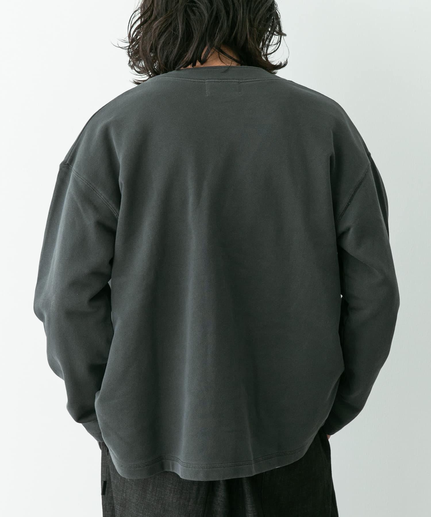 身長：180cm 体重：60kg サイズ：L