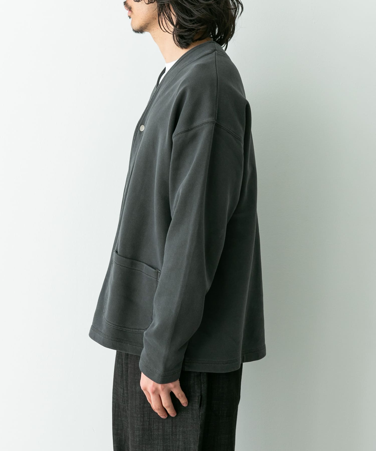 身長：180cm 体重：60kg サイズ：L