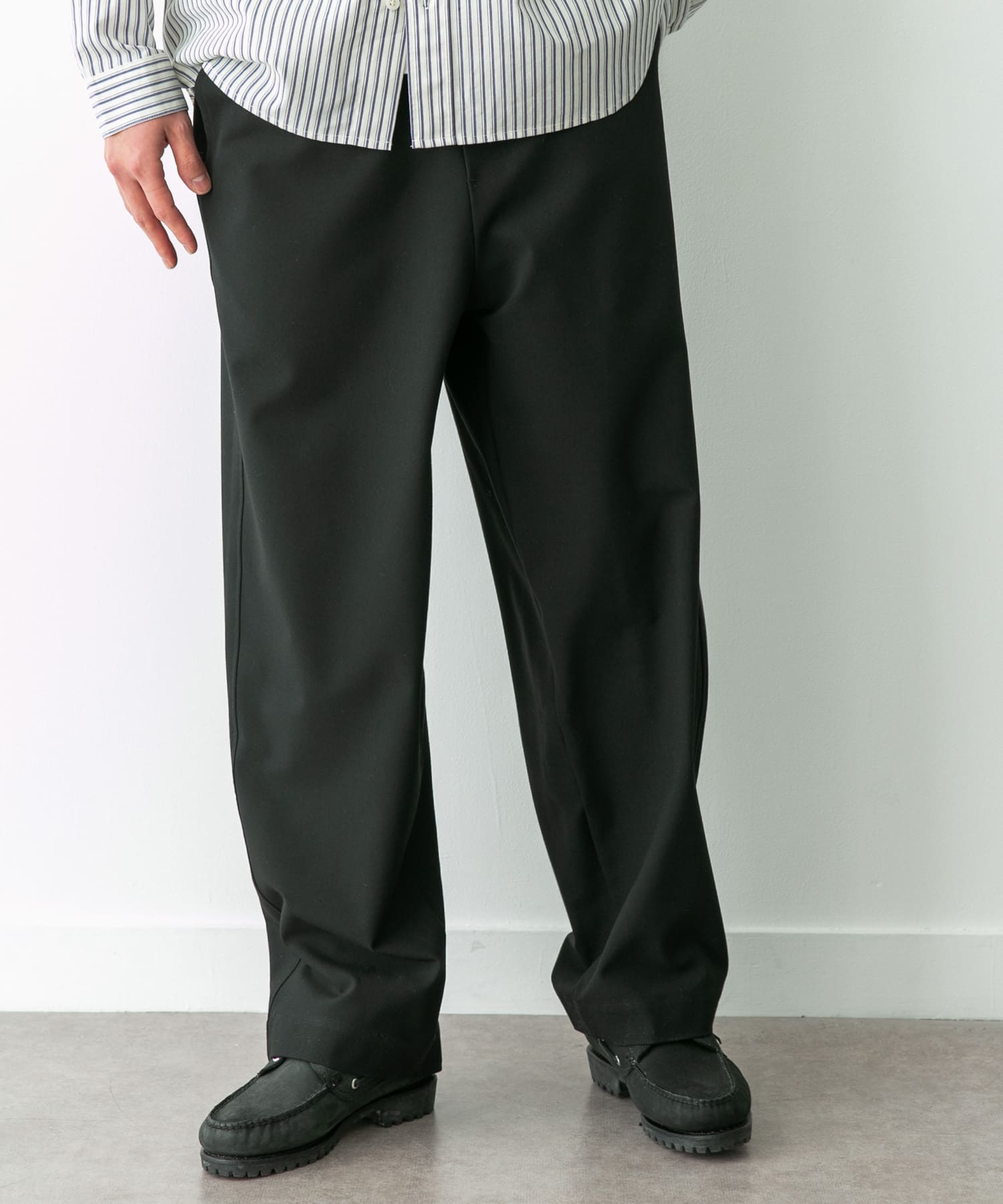 ハイスペワイドストレートイージーパンツ ブラック S