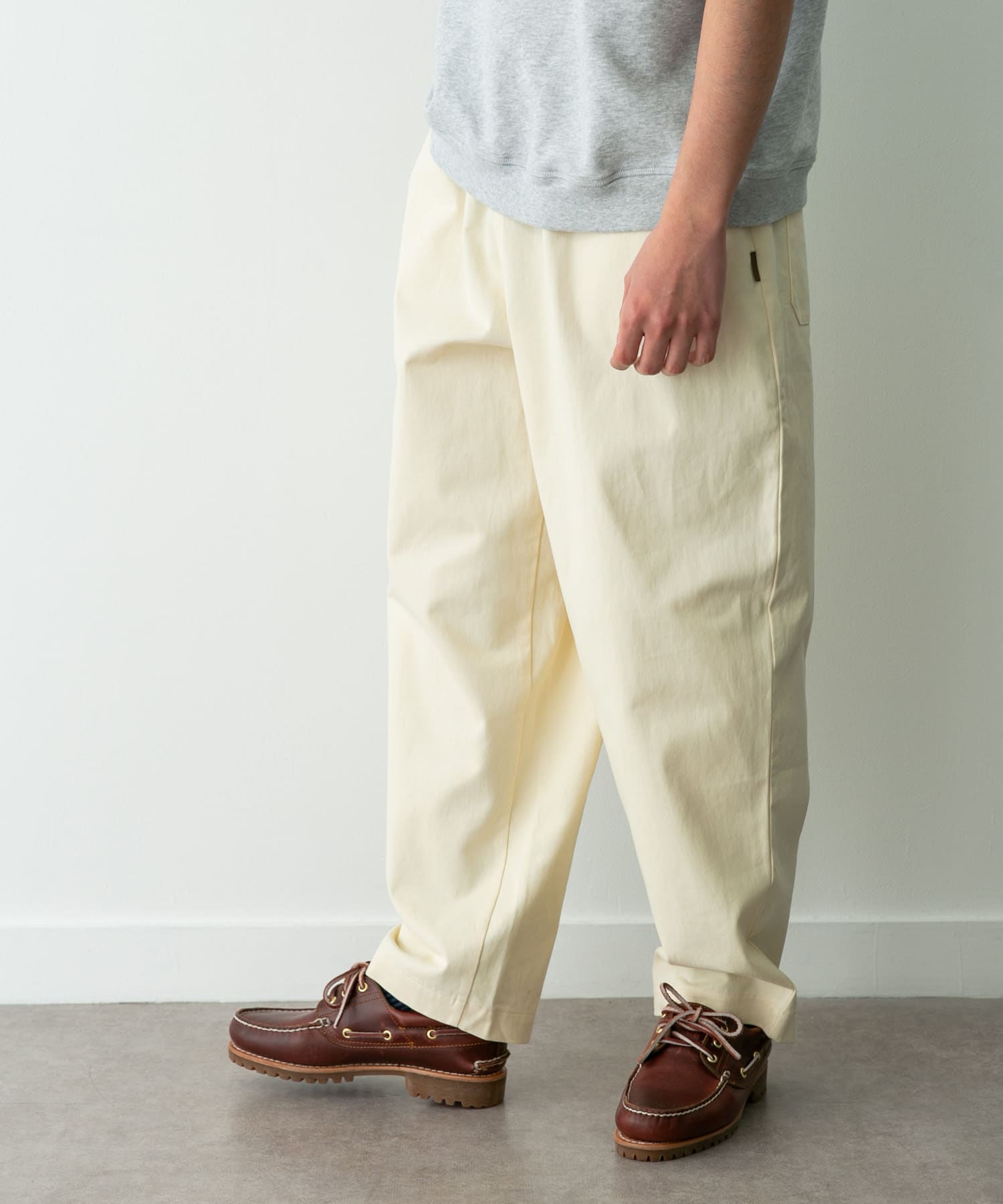 身長：180cm 体重 : 60kg サイズ：L