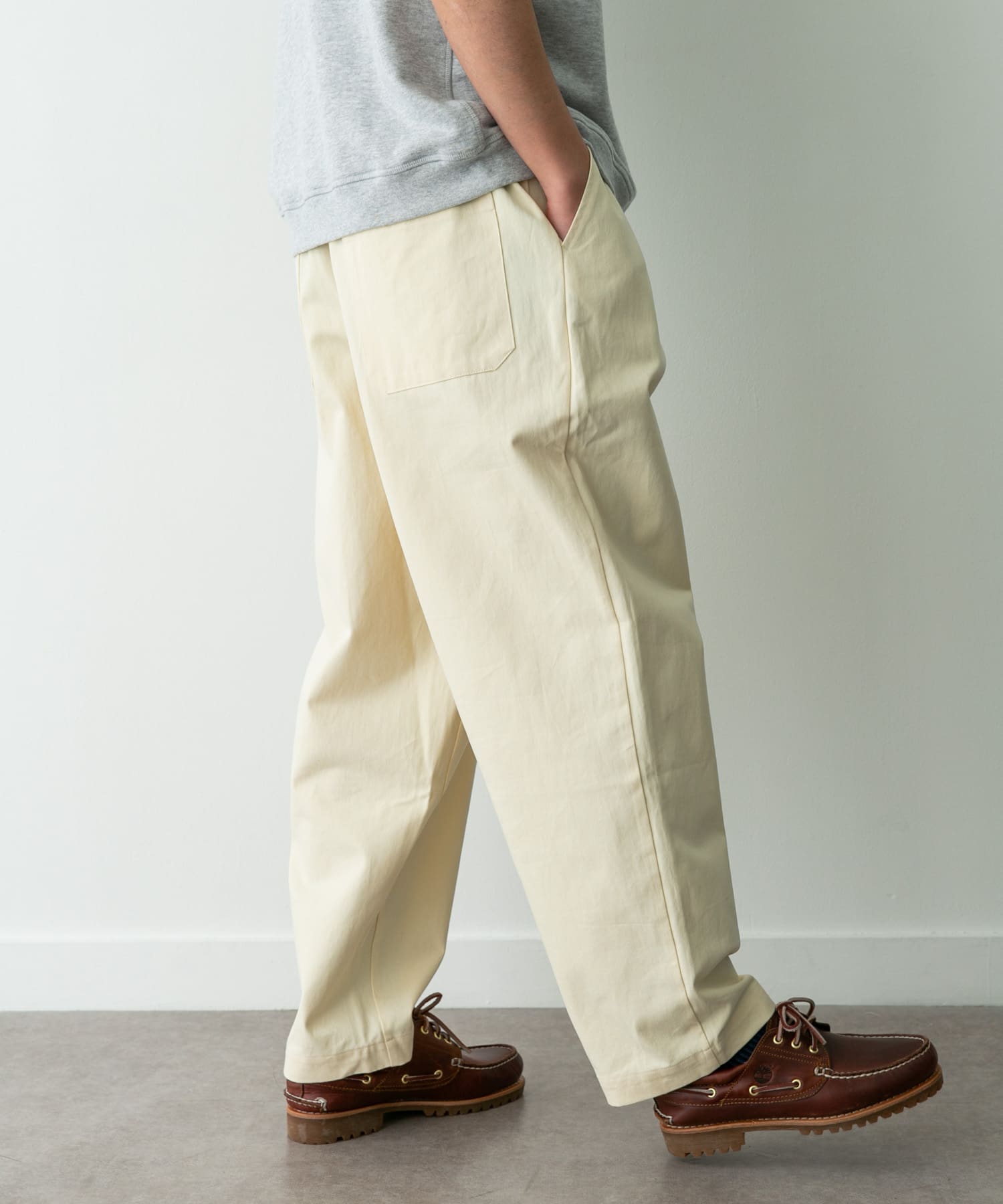 身長：180cm 体重 : 60kg サイズ：L