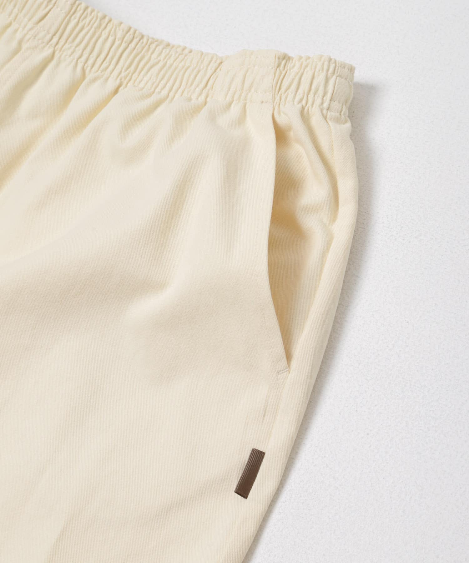 ベーシックワイドイージーチノパンツ オフ S