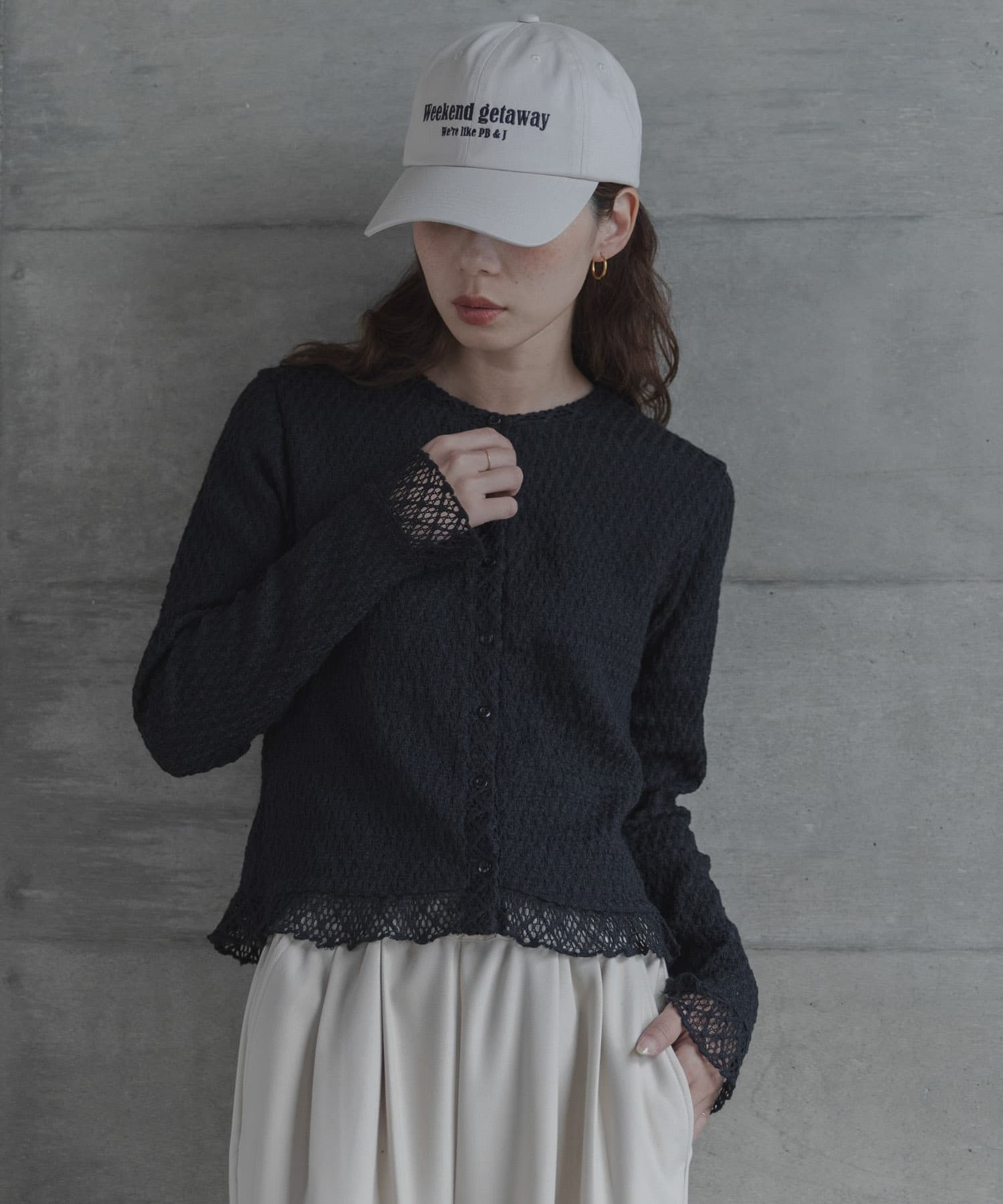 新品タグ付き　レースシャーリングフリルカットソー　 Sonny Label レースシャーリングフリルカットソー(Free エクリュ): トップス｜URBAN