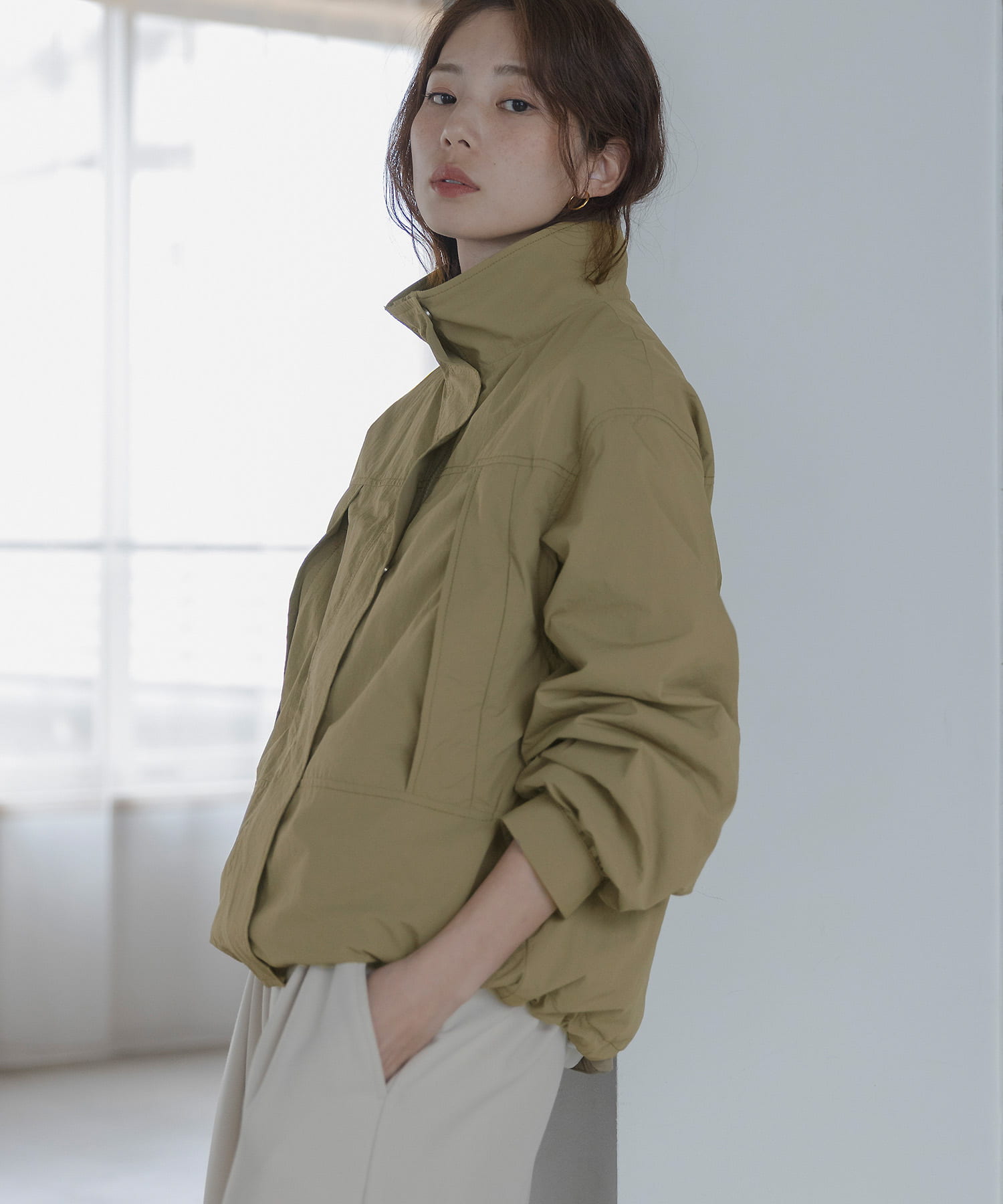 撥水スタンドカラーナイロンブルゾン