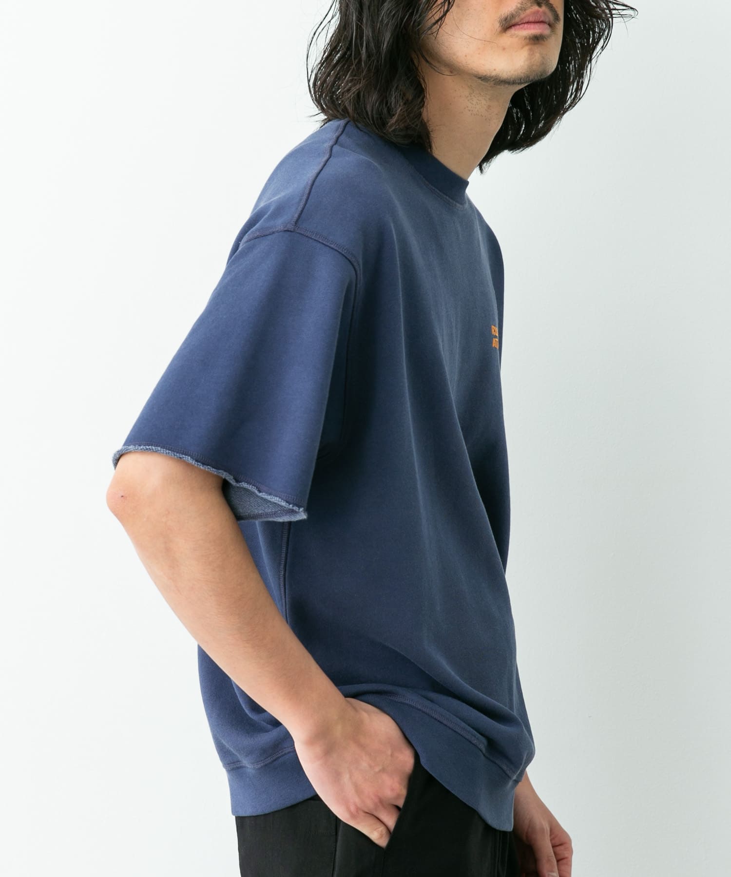 身長：180cm 体重：60kg サイズ：L