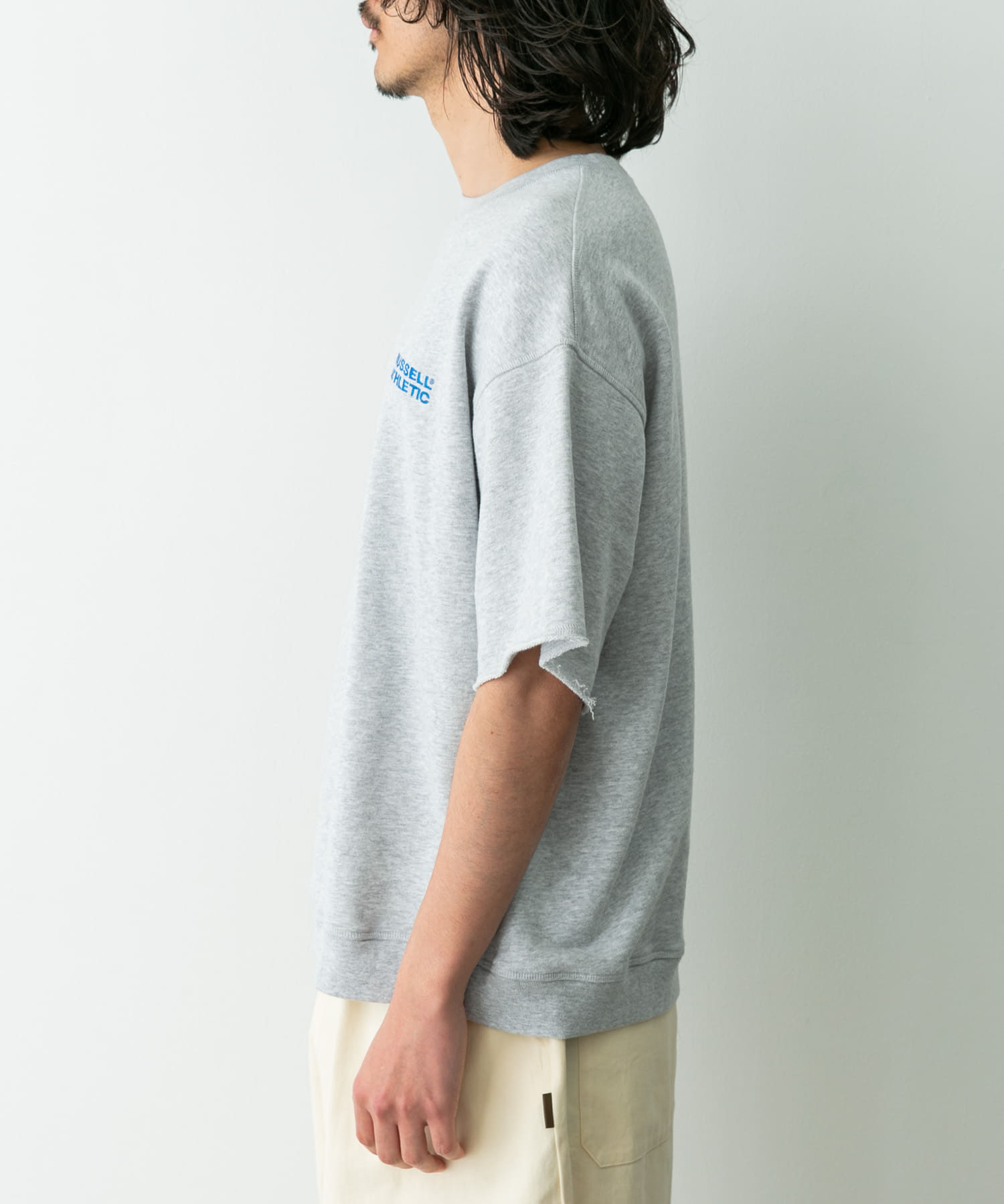 アッシュグレー