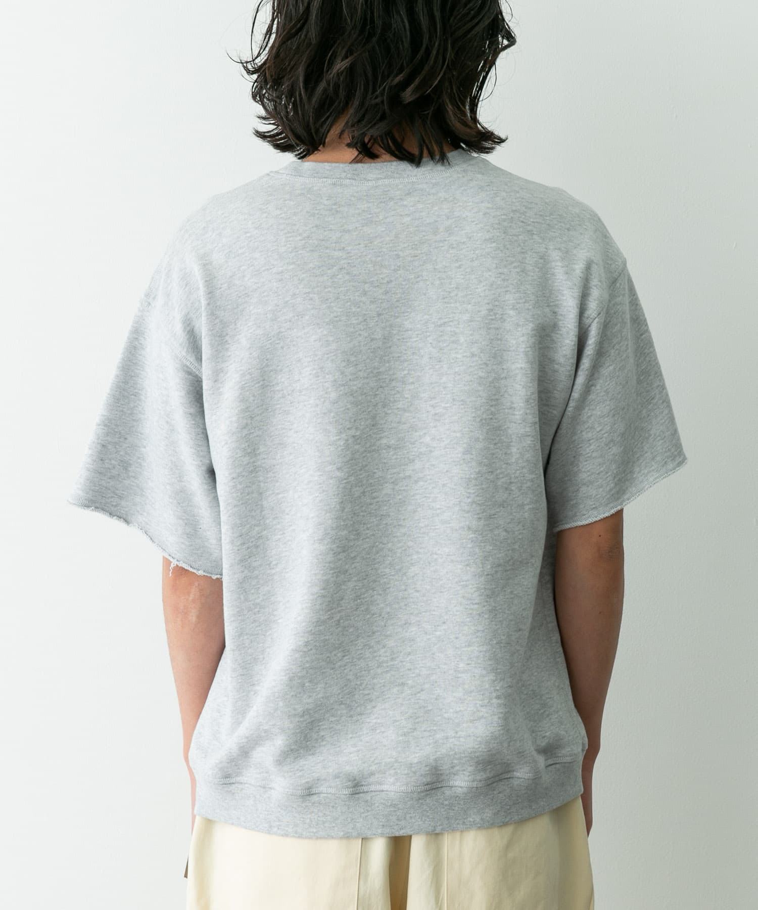 身長：180cm 体重 : 60kg サイズ：L