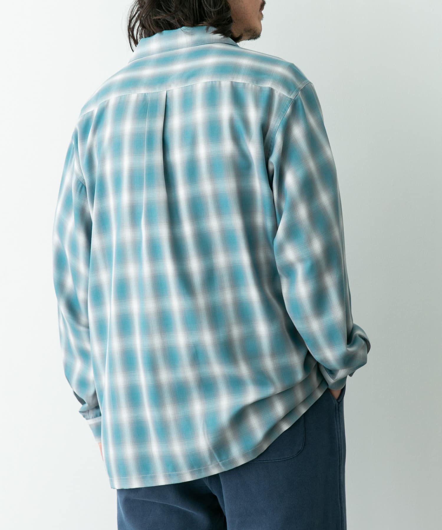 身長：180cm 体重：60kg サイズ：L